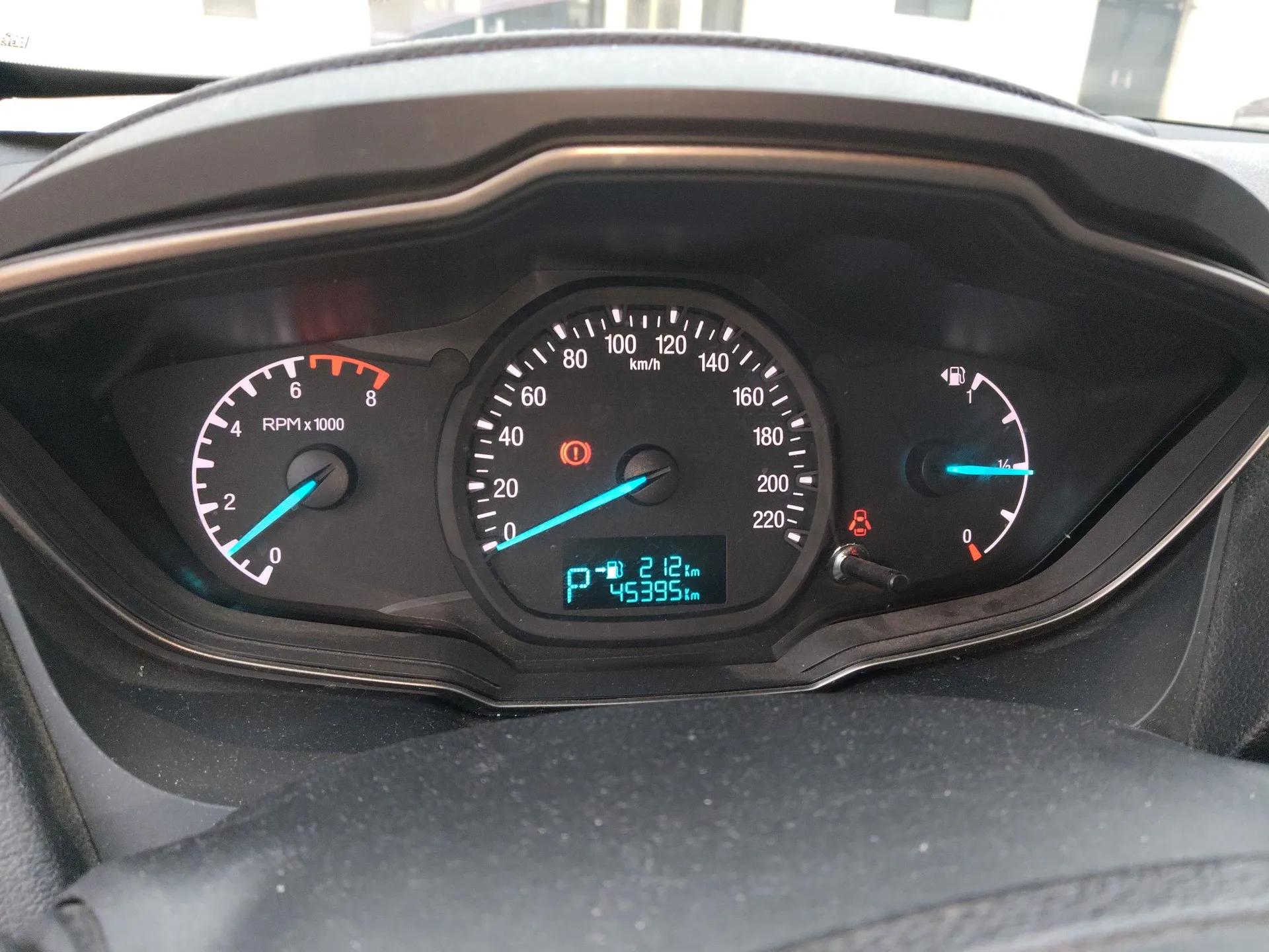 Ford Escort 2015 1.5L Automatic Comfort Edition — миниатюра 12