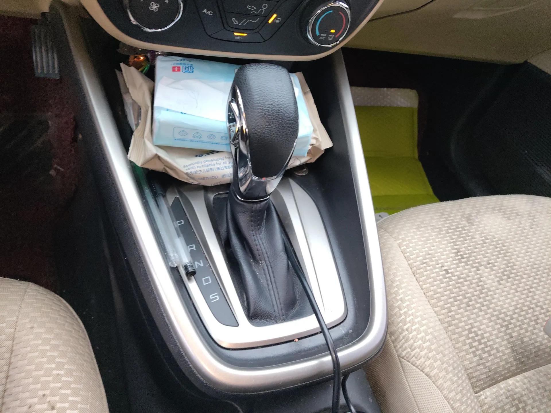 Ford Escort 2015 1.5L Automatic Comfort Edition — миниатюра 15