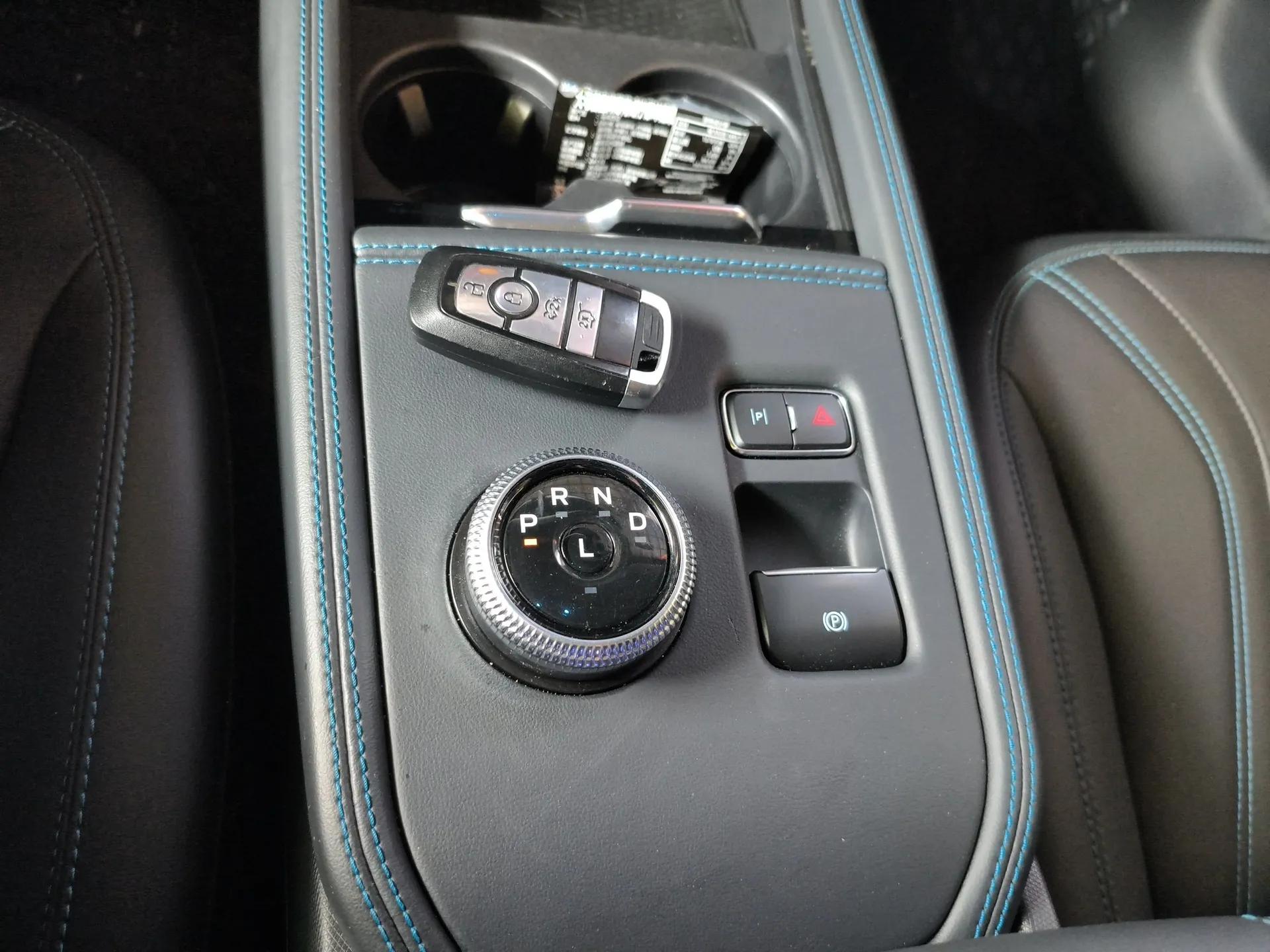 Ford Mustang Mach-E 2021 GT Model — миниатюра 17