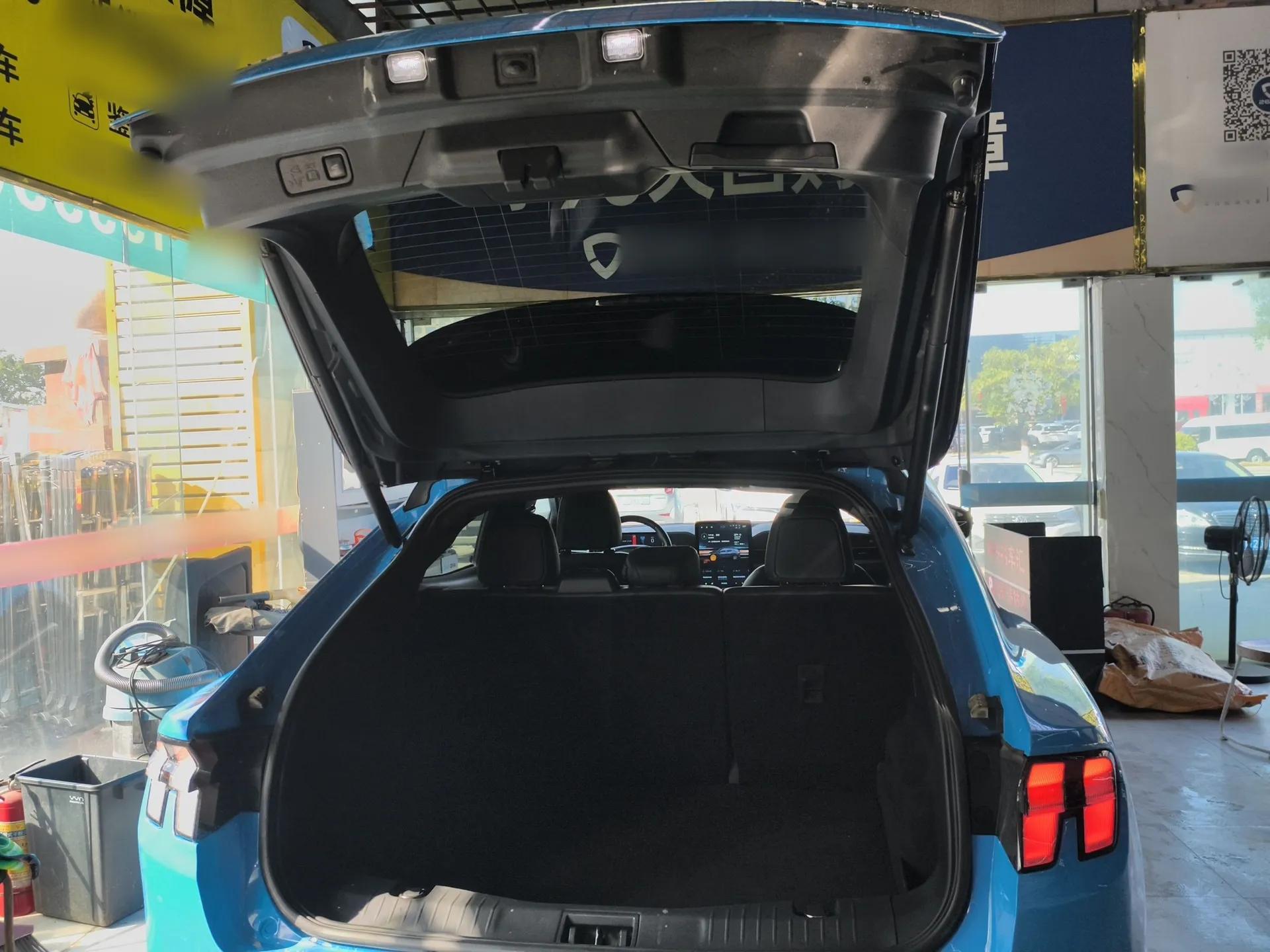 Ford Mustang Mach-E 2021 GT Model — миниатюра 22