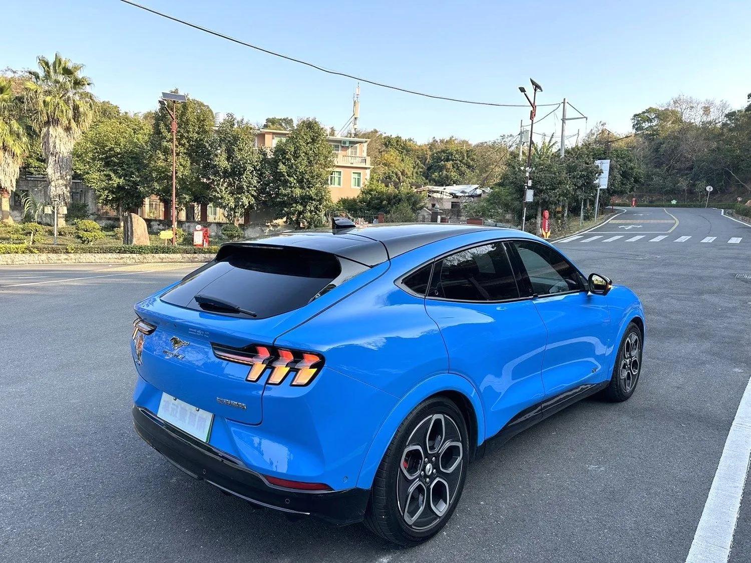 Ford Mustang Mach-E 2021 GT Model — миниатюра 6