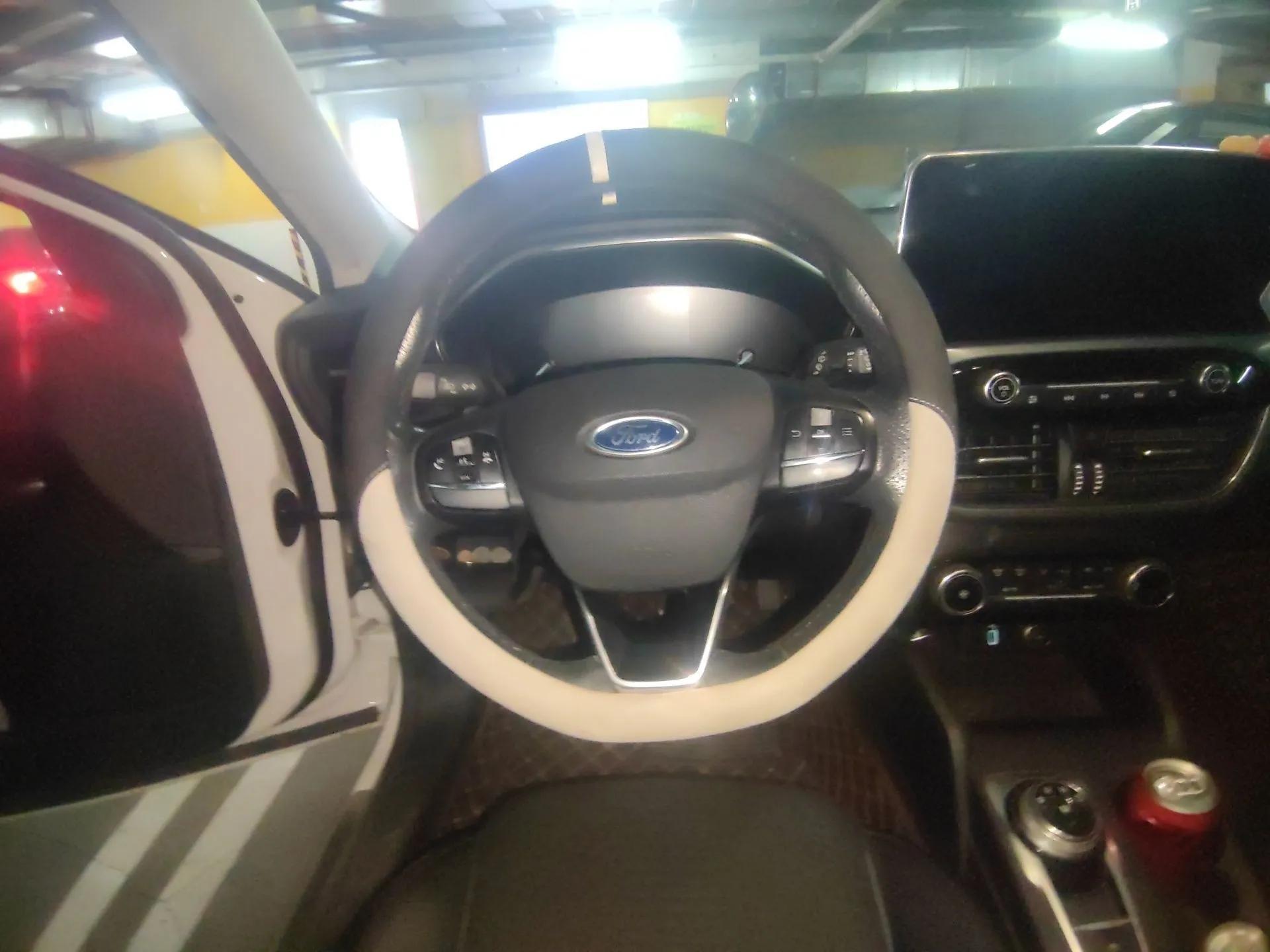 Ford Focus Active 2020 EcoBoost 180 Automatic Trendy Model — миниатюра 11