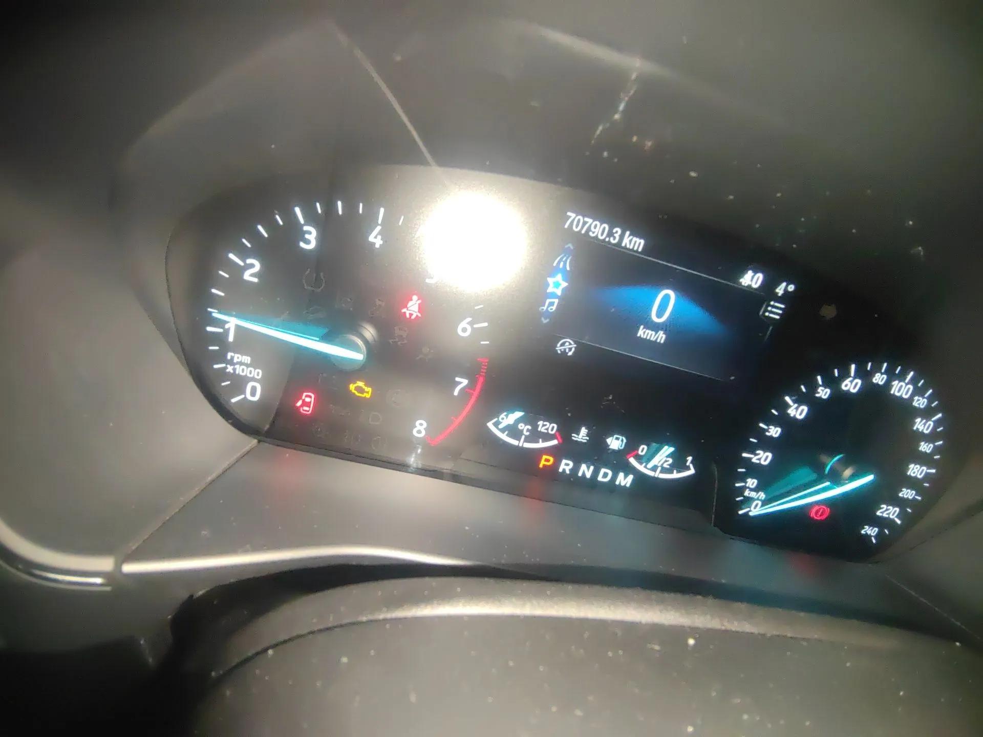 Ford Focus Active 2020 EcoBoost 180 Automatic Trendy Model — миниатюра 12