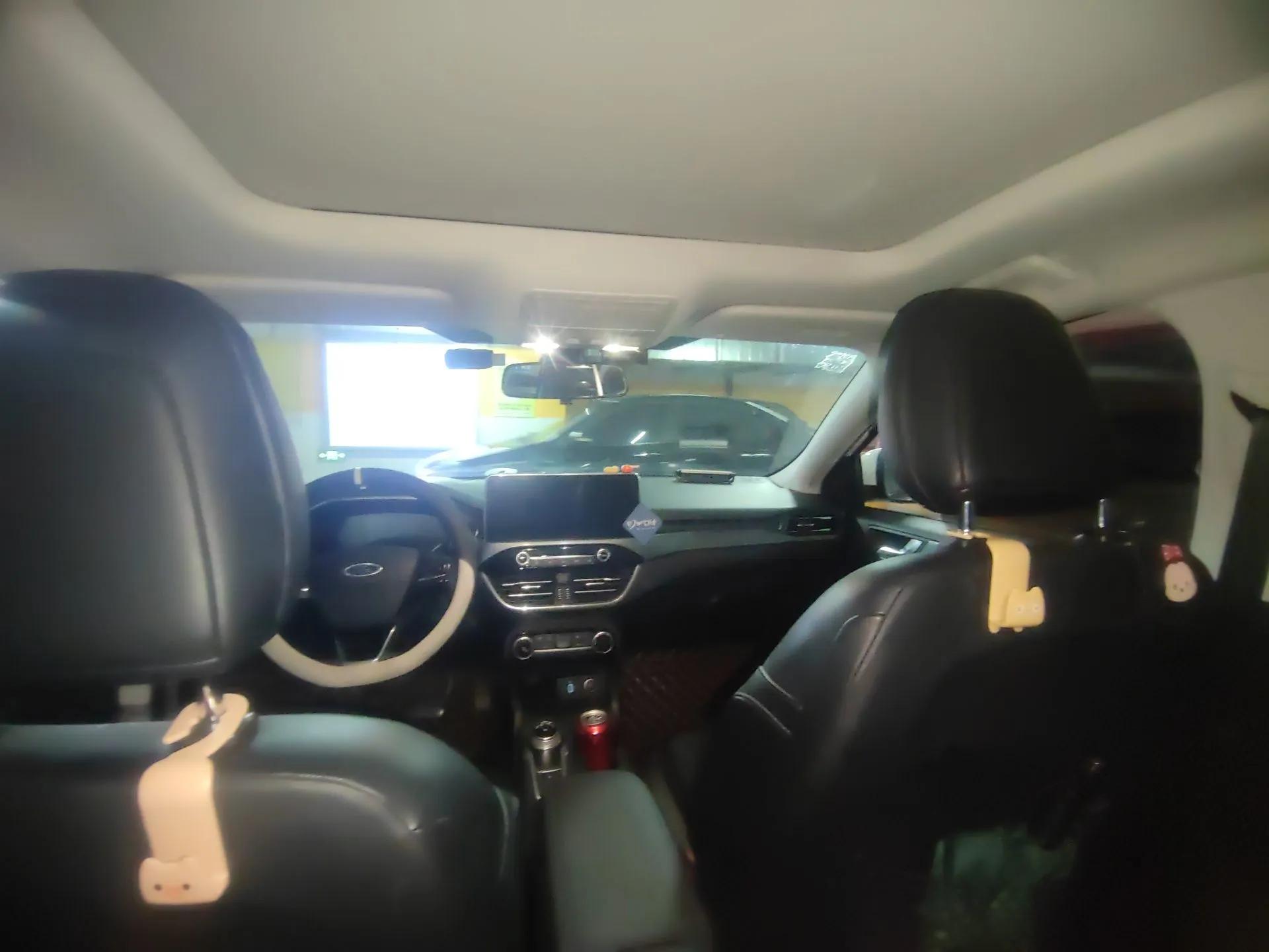 Ford Focus Active 2020 EcoBoost 180 Automatic Trendy Model — миниатюра 19