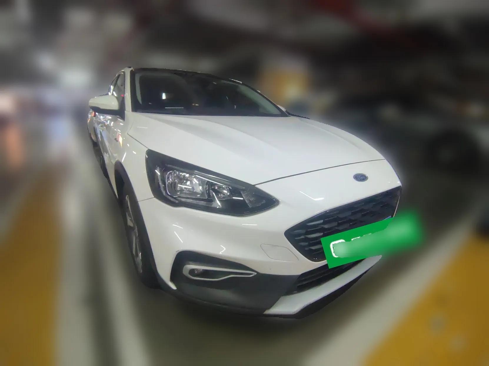 Ford Focus Active 2020 EcoBoost 180 Automatic Trendy Model — миниатюра 3