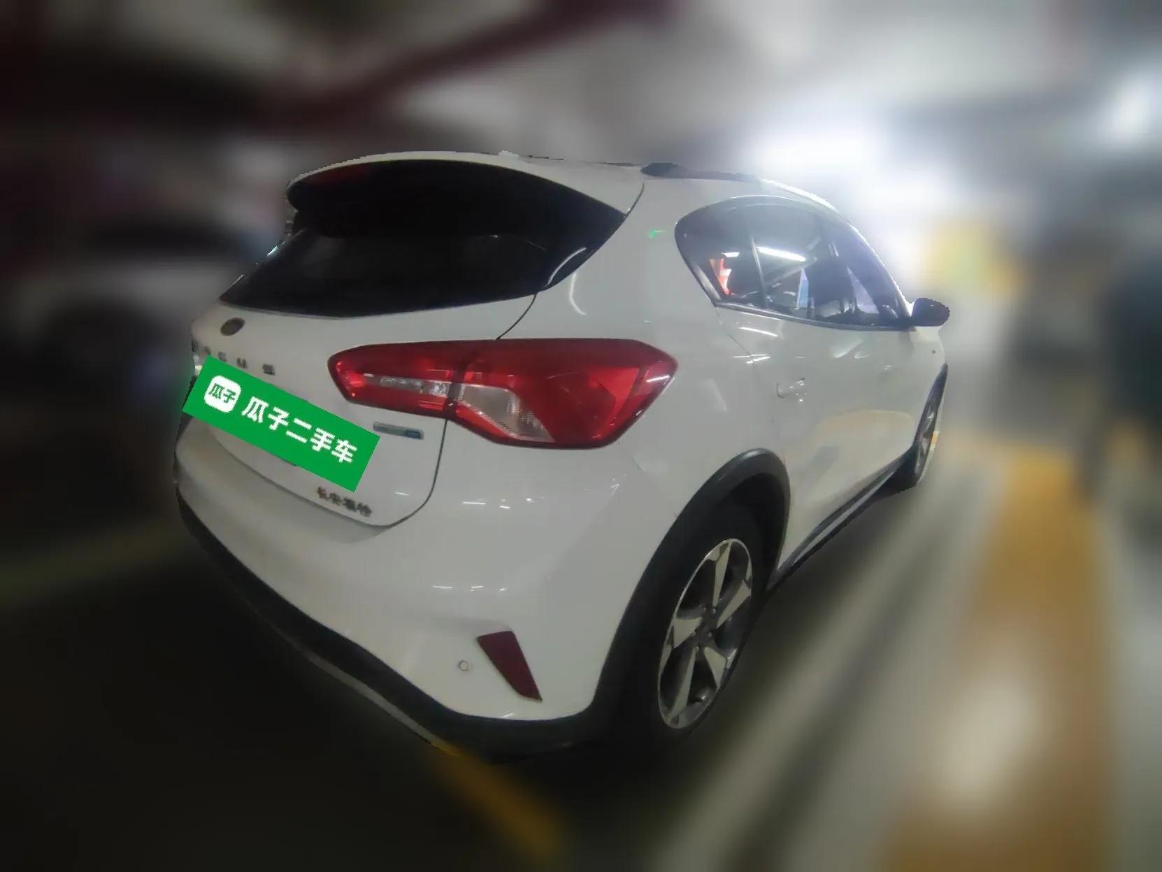 Ford Focus Active 2020 EcoBoost 180 Automatic Trendy Model — миниатюра 6