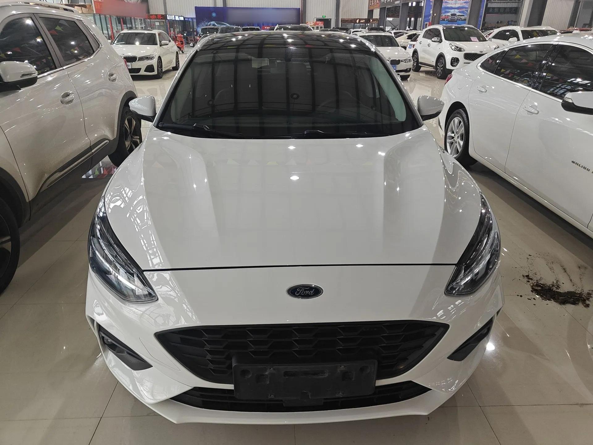 Ford Focus Active 2021 EcoBoost 180 Automatic Trendy Model — миниатюра 2