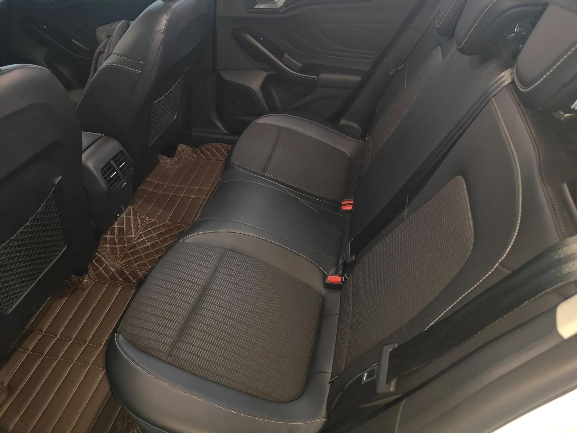 Ford Focus Active 2021 EcoBoost 180 Automatic Trendy Model — миниатюра 20