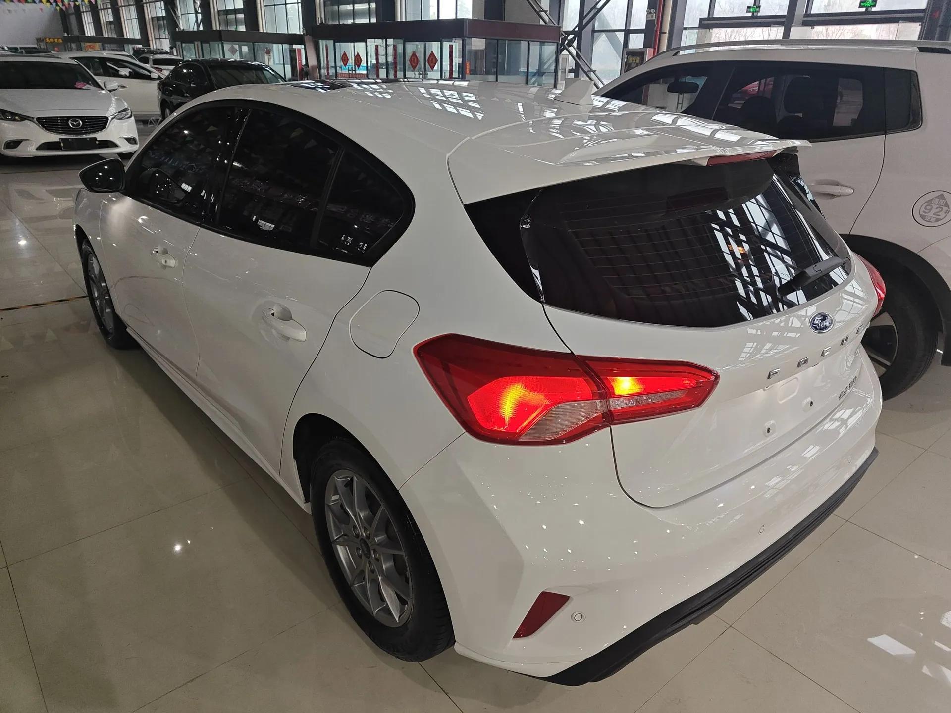 Ford Focus Active 2021 EcoBoost 180 Automatic Trendy Model — миниатюра 7