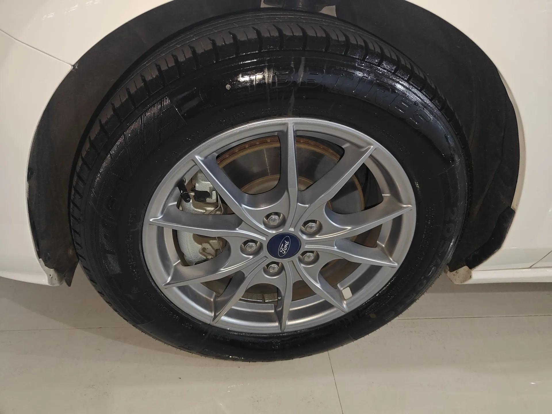 Ford Focus Active 2021 EcoBoost 180 Automatic Trendy Model — миниатюра 9