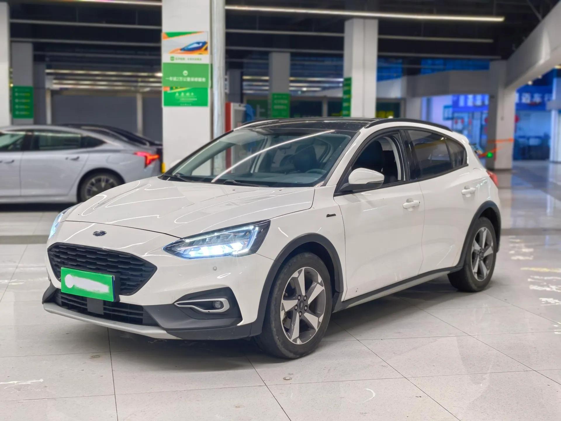Ford Focus Active 2021 EcoBoost 180 Automatic Trendy Model — миниатюра 1