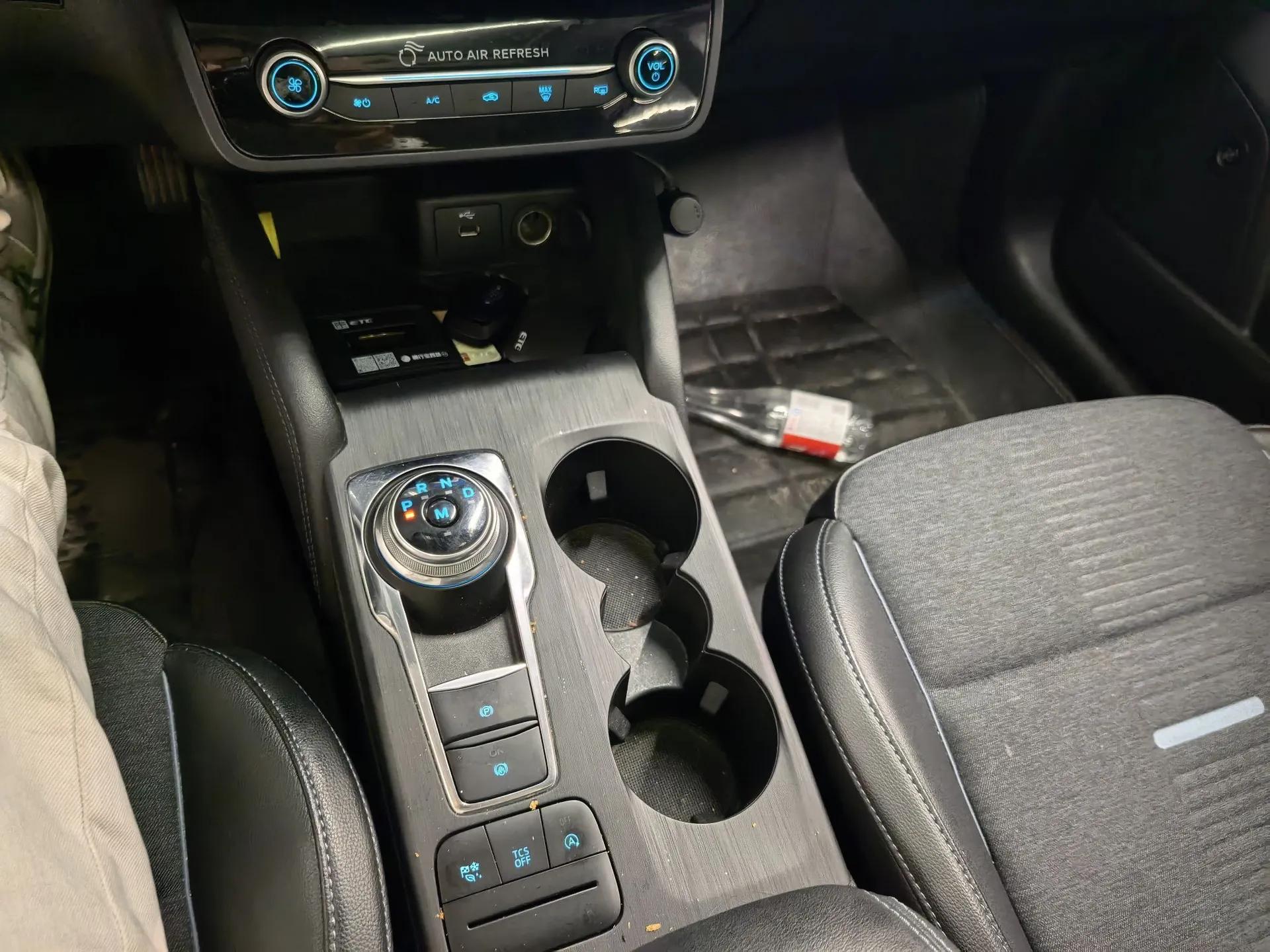 Ford Focus Active 2021 EcoBoost 180 Automatic Trendy Model — миниатюра 23