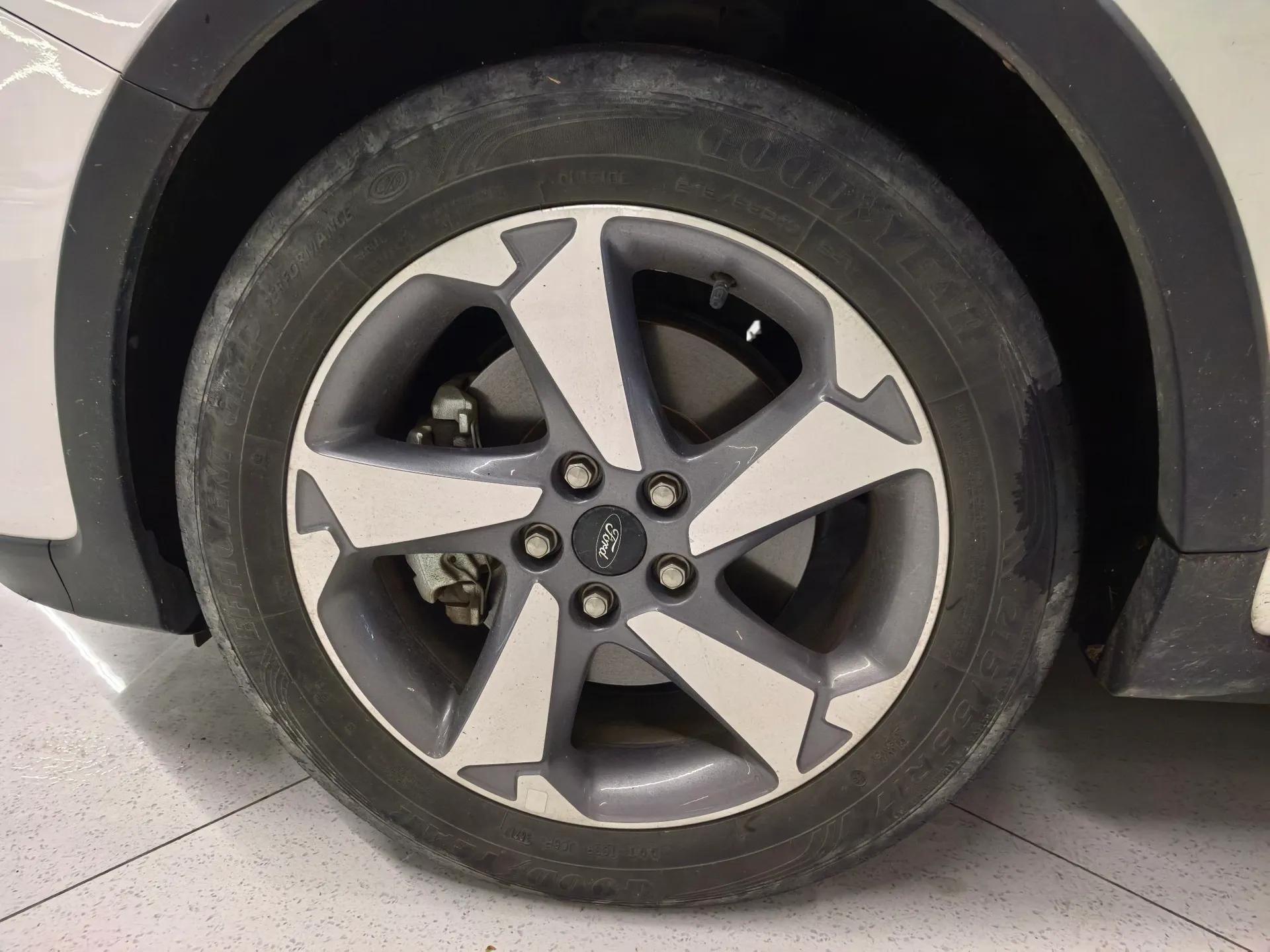 Ford Focus Active 2021 EcoBoost 180 Automatic Trendy Model — миниатюра 8