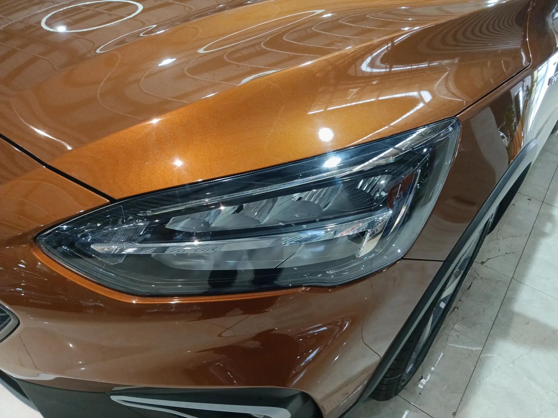 Ford Focus Active 2021 EcoBoost 180 Automatic Trendy Model — миниатюра 2