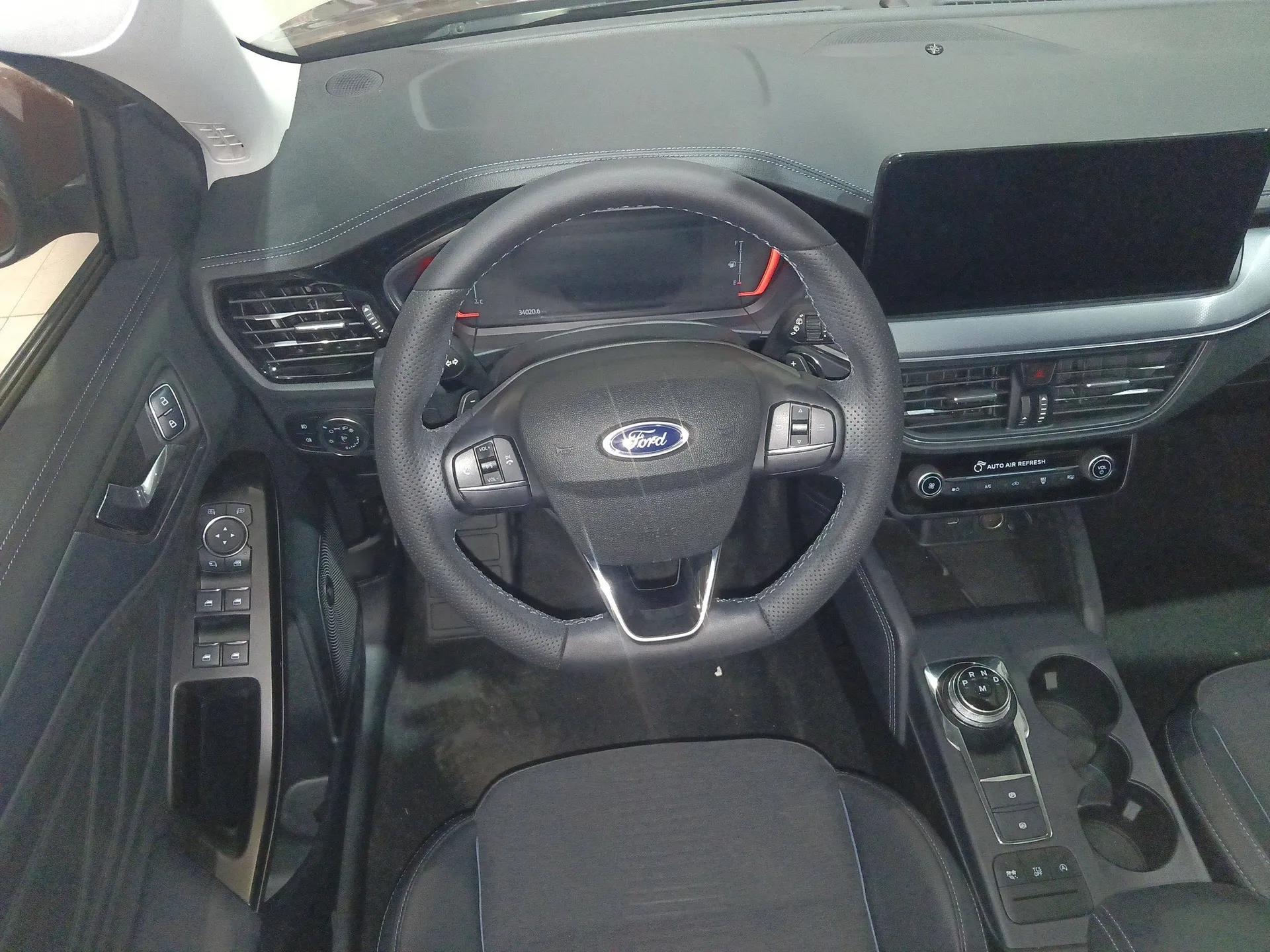 Ford Focus Active 2021 EcoBoost 180 Automatic Trendy Model — миниатюра 12