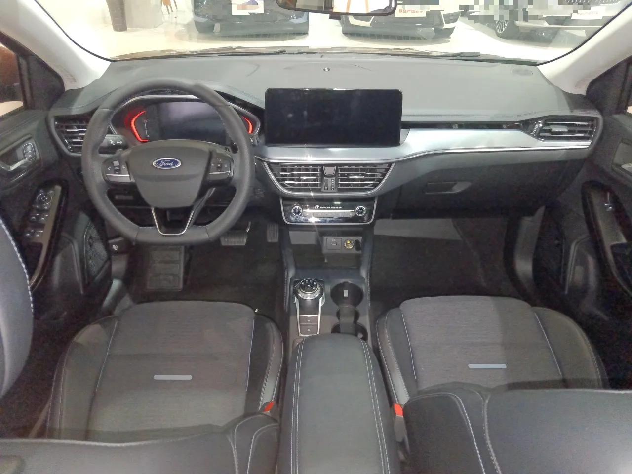 Ford Focus Active 2021 EcoBoost 180 Automatic Trendy Model — миниатюра 20