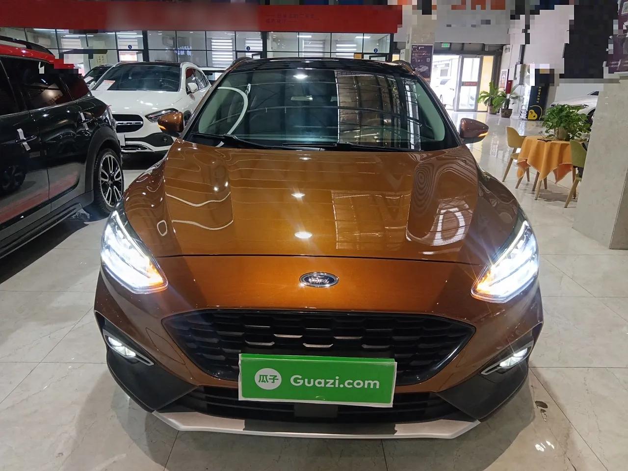 Ford Focus Active 2021 EcoBoost 180 Automatic Trendy Model — миниатюра 3