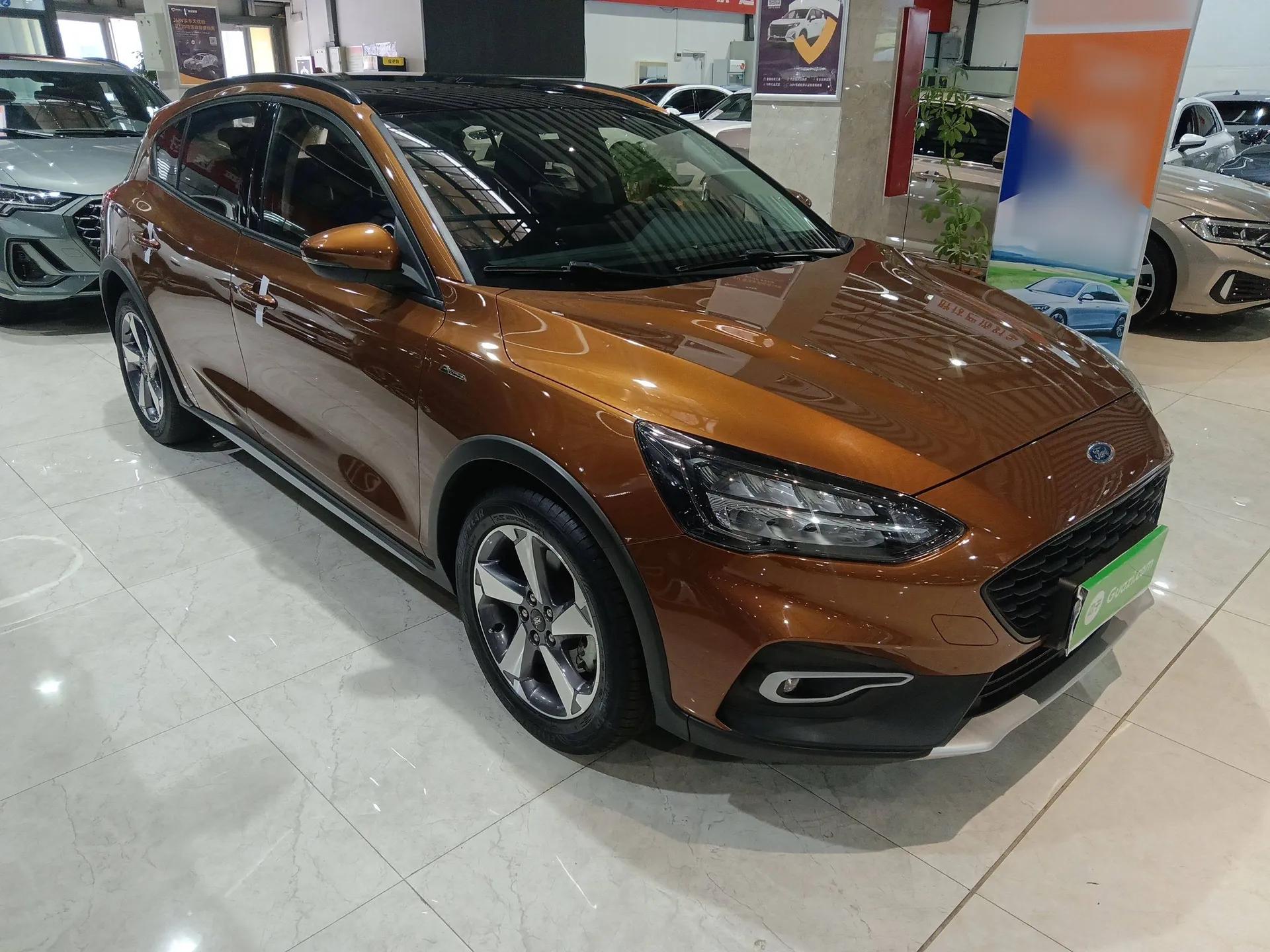 Ford Focus Active 2021 EcoBoost 180 Automatic Trendy Model — миниатюра 4
