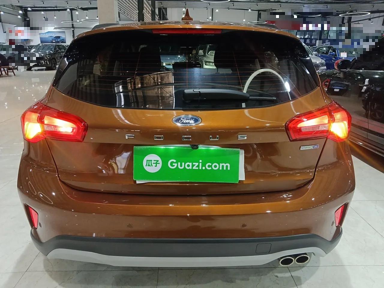 Ford Focus Active 2021 EcoBoost 180 Automatic Trendy Model — миниатюра 6