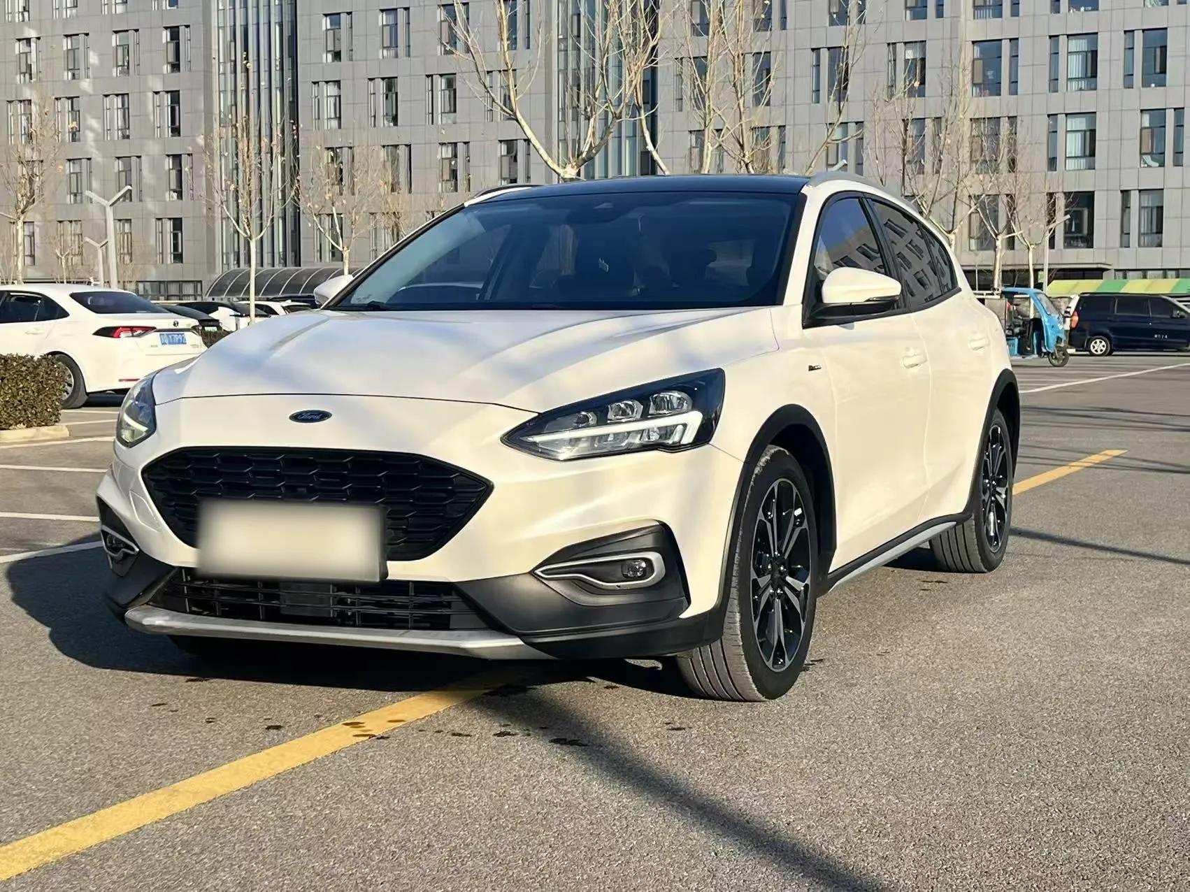 Ford Focus Active 2020 EcoBoost 180 Automatic Titanium Edition — миниатюра 1