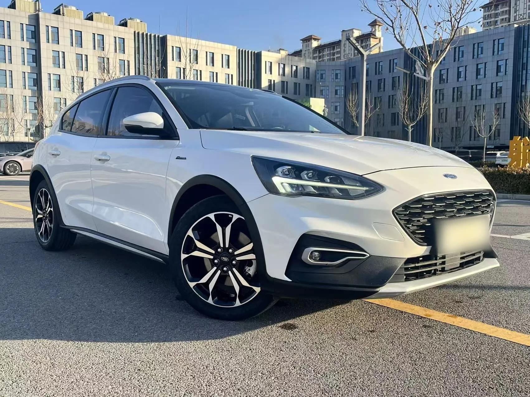 Ford Focus Active 2020 EcoBoost 180 Automatic Titanium Edition — миниатюра 11