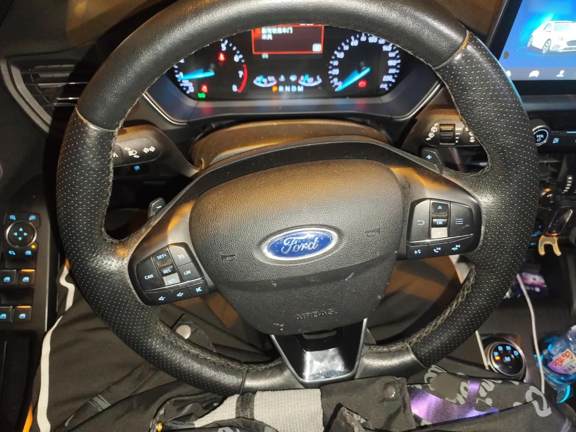 Ford Focus Active 2020 EcoBoost 180 Automatic Titanium Edition — миниатюра 12