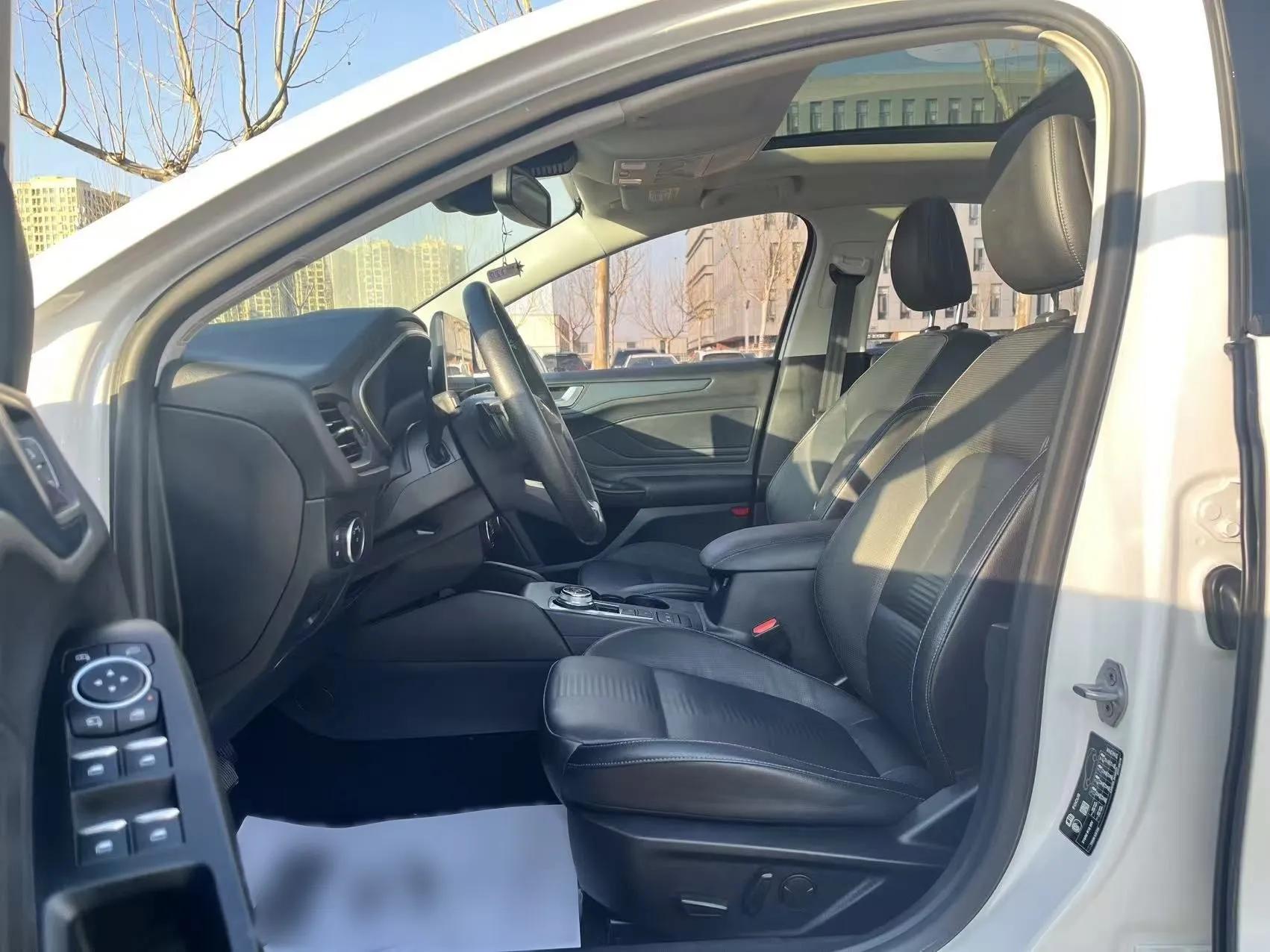 Ford Focus Active 2020 EcoBoost 180 Automatic Titanium Edition — миниатюра 21