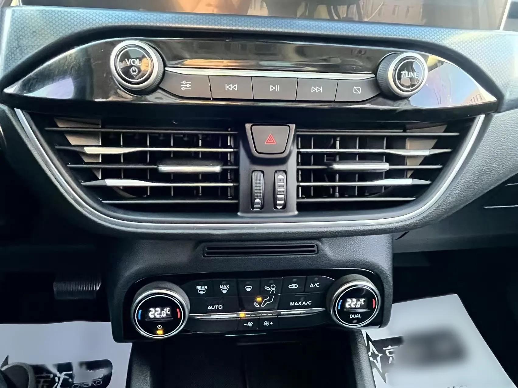 Ford Focus Active 2020 EcoBoost 180 Automatic Titanium Edition — миниатюра 23