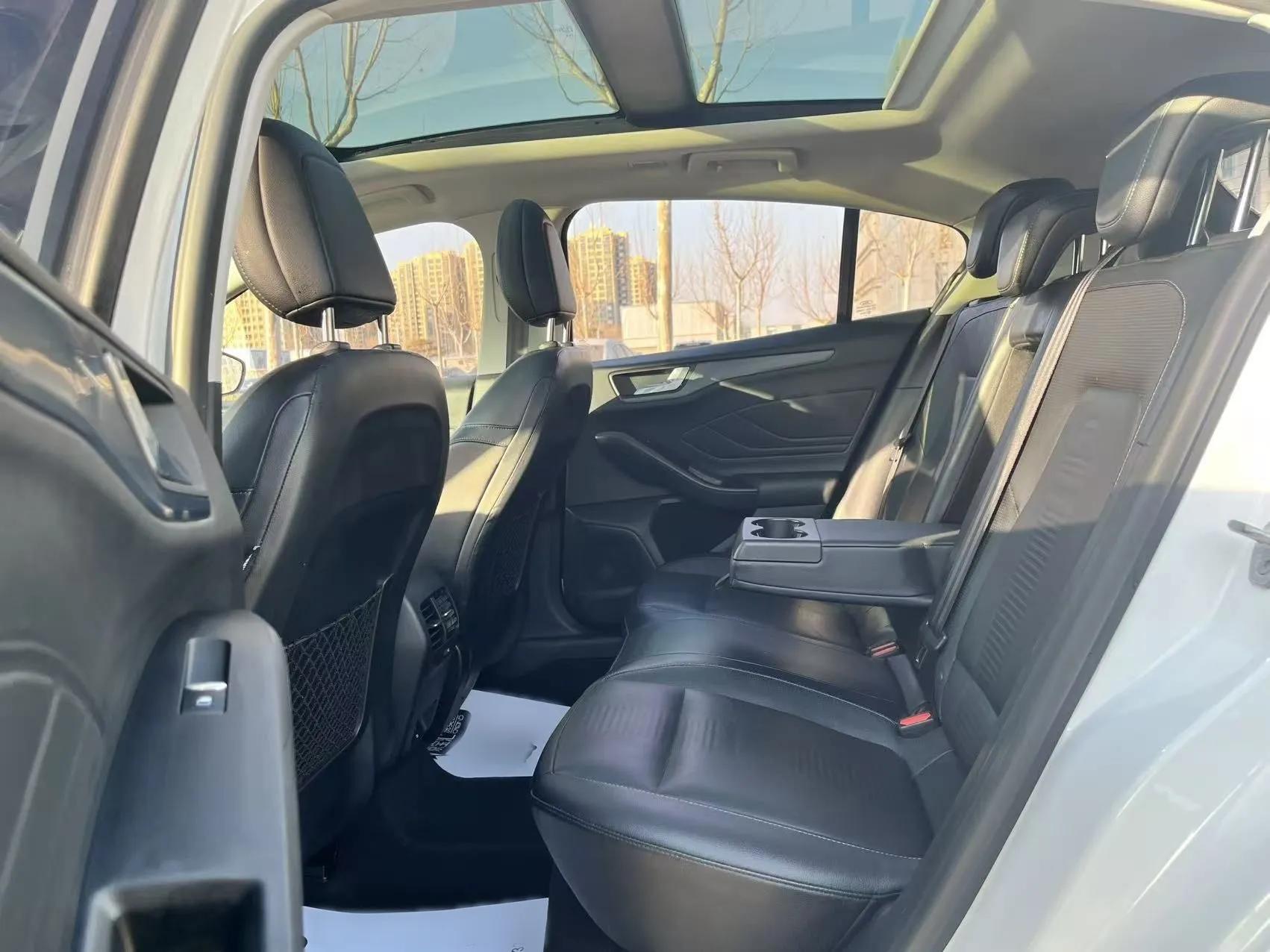 Ford Focus Active 2020 EcoBoost 180 Automatic Titanium Edition — миниатюра 26