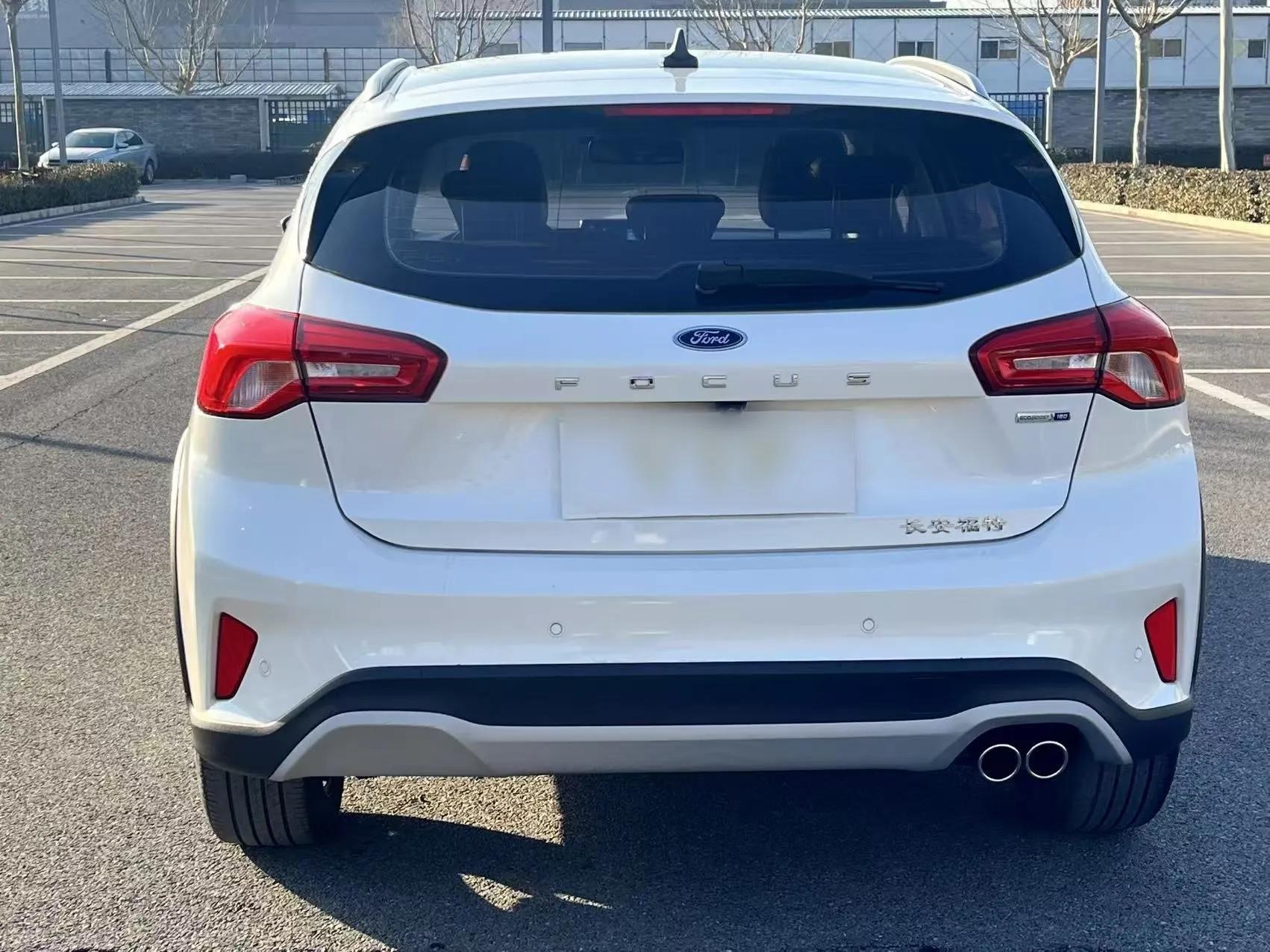 Ford Focus Active 2020 EcoBoost 180 Automatic Titanium Edition — миниатюра 4