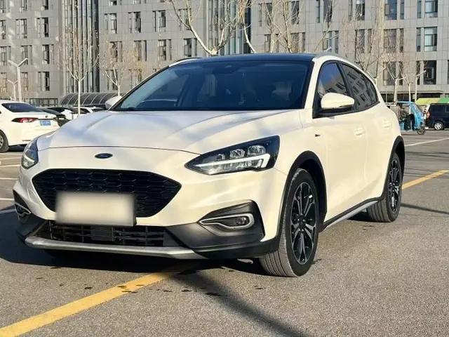 Ford Focus Active 2020 EcoBoost 180 Automatic Titanium Edition