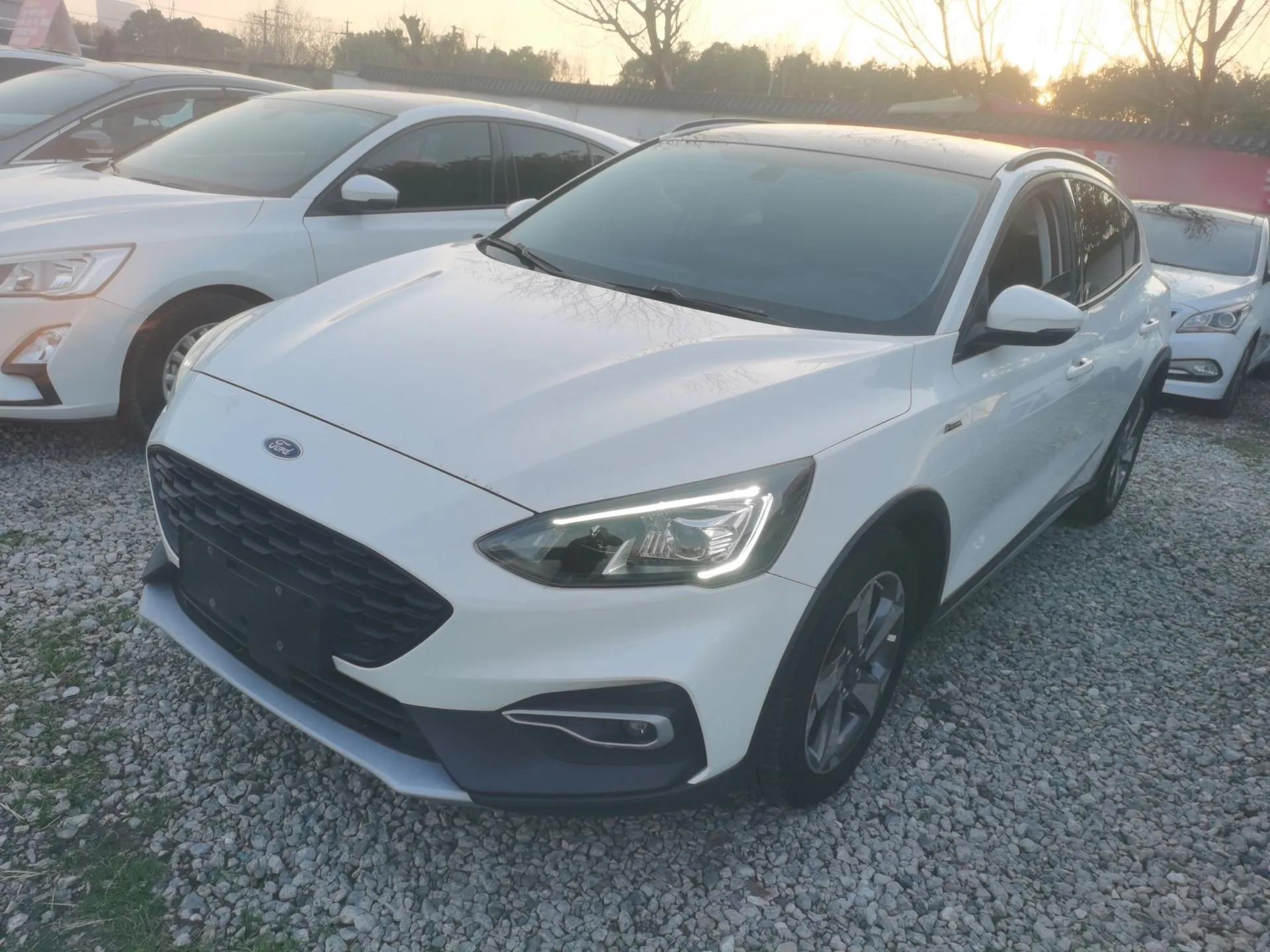 Ford Focus Active 2020 EcoBoost 180 Automatic Trendy Model — миниатюра 1