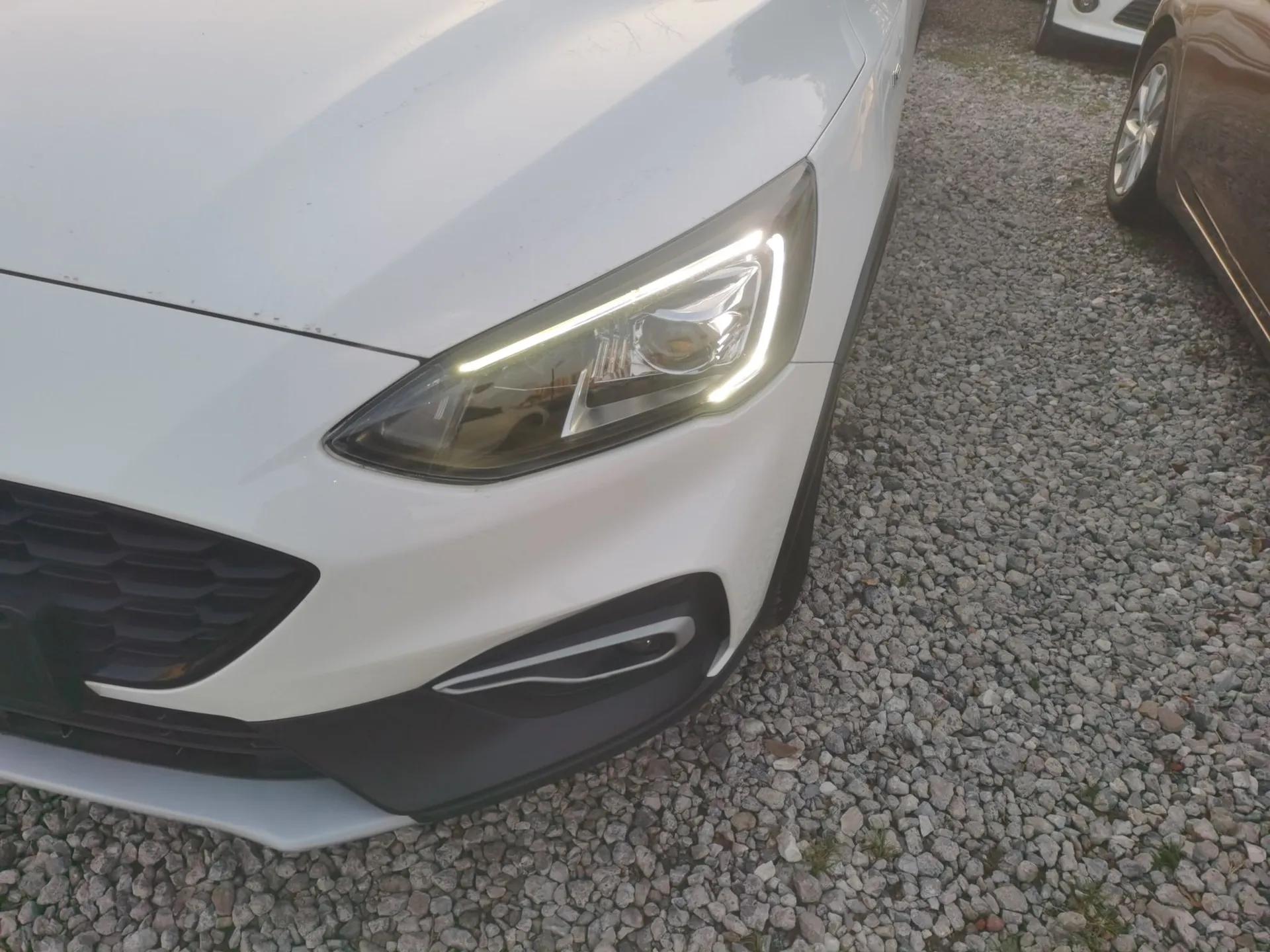 Ford Focus Active 2020 EcoBoost 180 Automatic Trendy Model — миниатюра 2