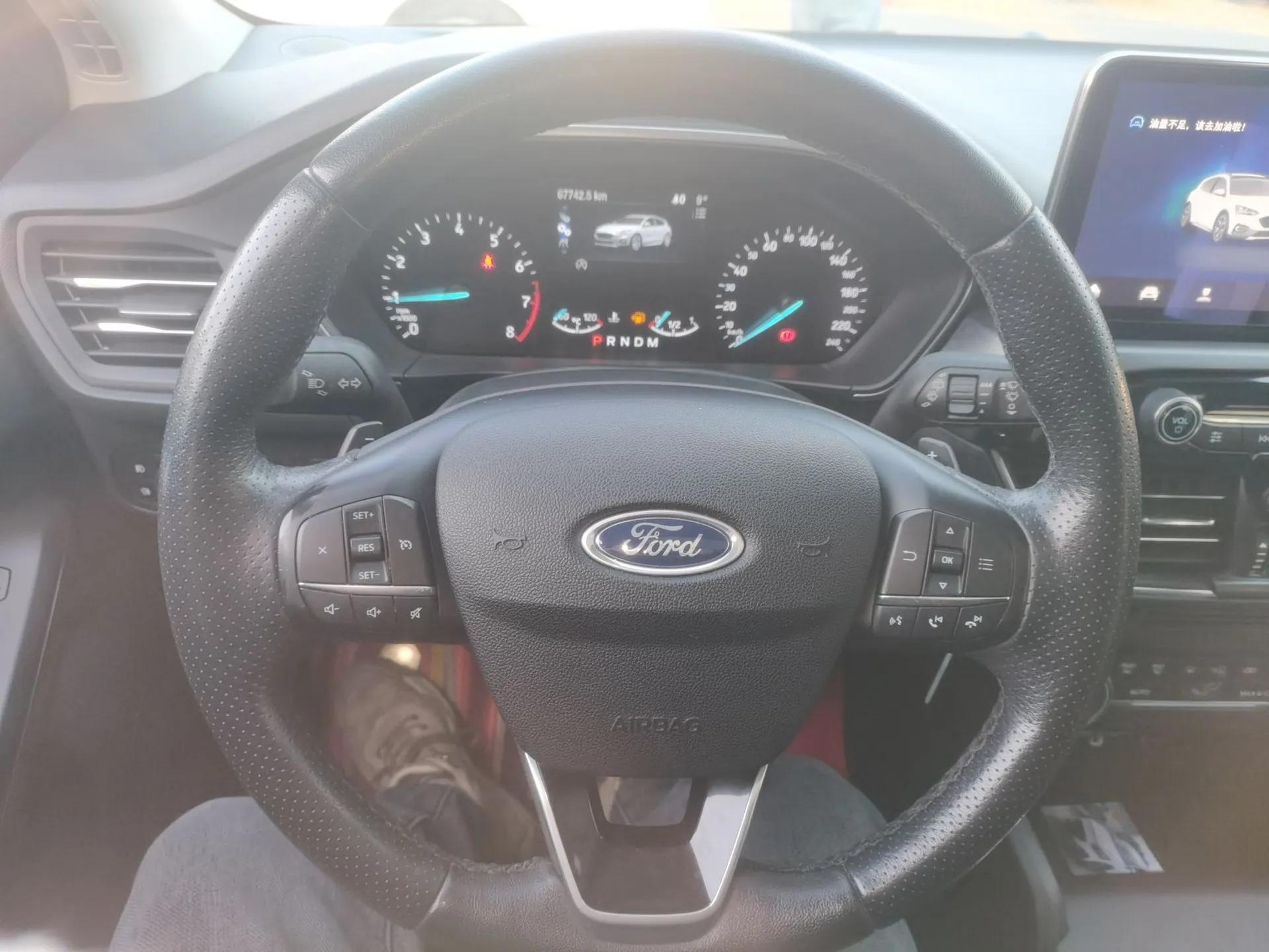 Ford Focus Active 2020 EcoBoost 180 Automatic Trendy Model — миниатюра 12