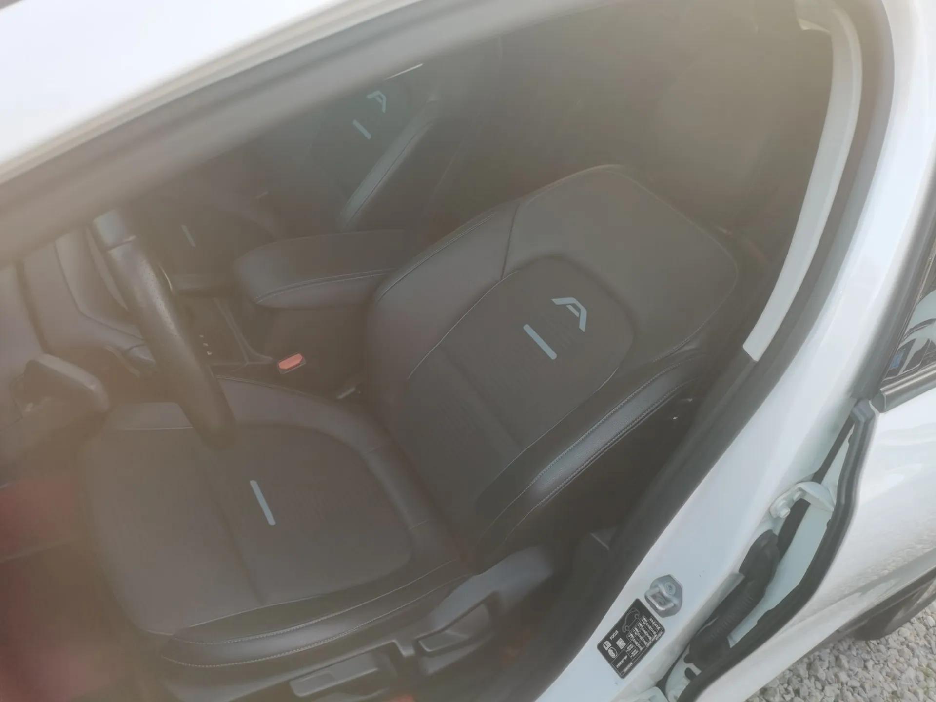 Ford Focus Active 2020 EcoBoost 180 Automatic Trendy Model — миниатюра 16