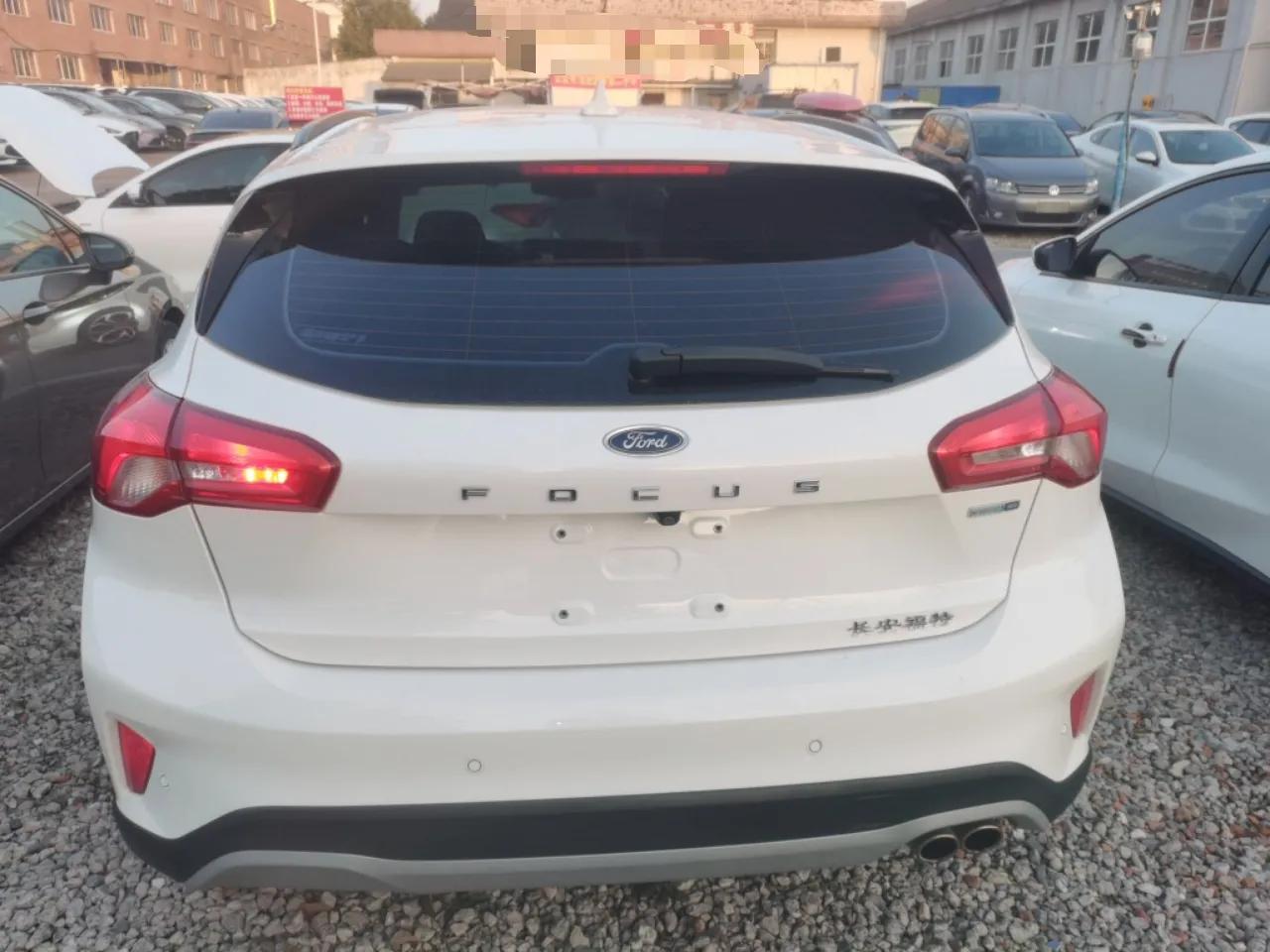 Ford Focus Active 2020 EcoBoost 180 Automatic Trendy Model — миниатюра 6