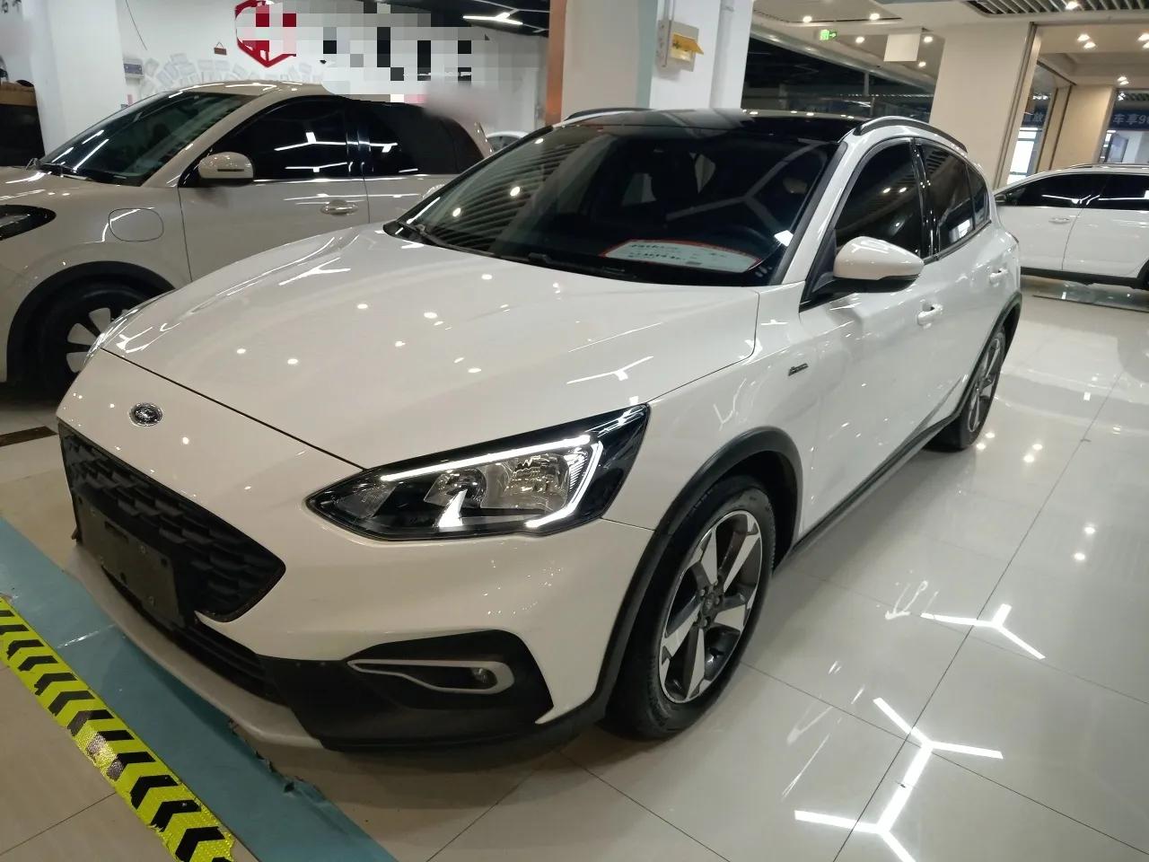 Ford Focus Active 2020 EcoBoost 180 Automatic Trendy Model — миниатюра 1