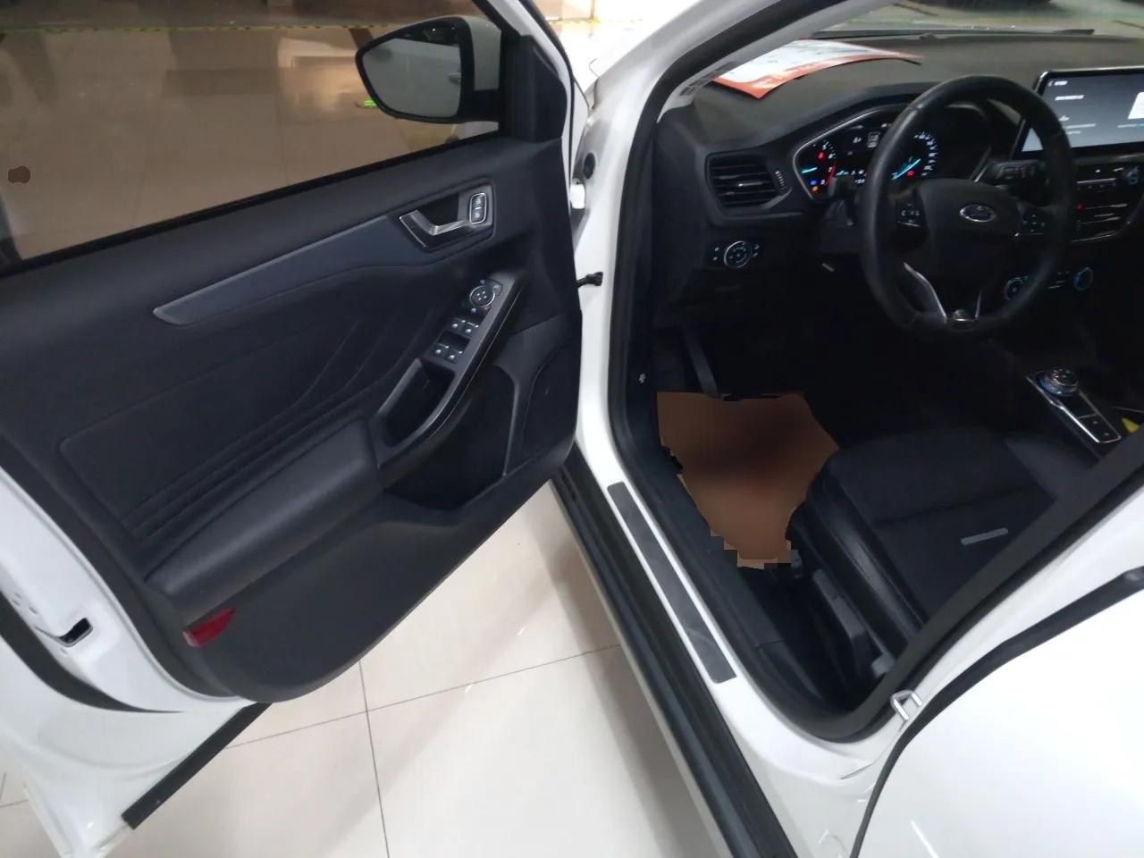 Ford Focus Active 2020 EcoBoost 180 Automatic Trendy Model — миниатюра 21