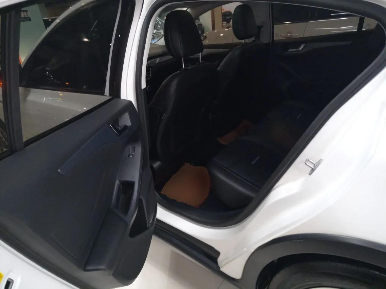 Ford Focus Active 2020 EcoBoost 180 Automatic Trendy Model — миниатюра 22