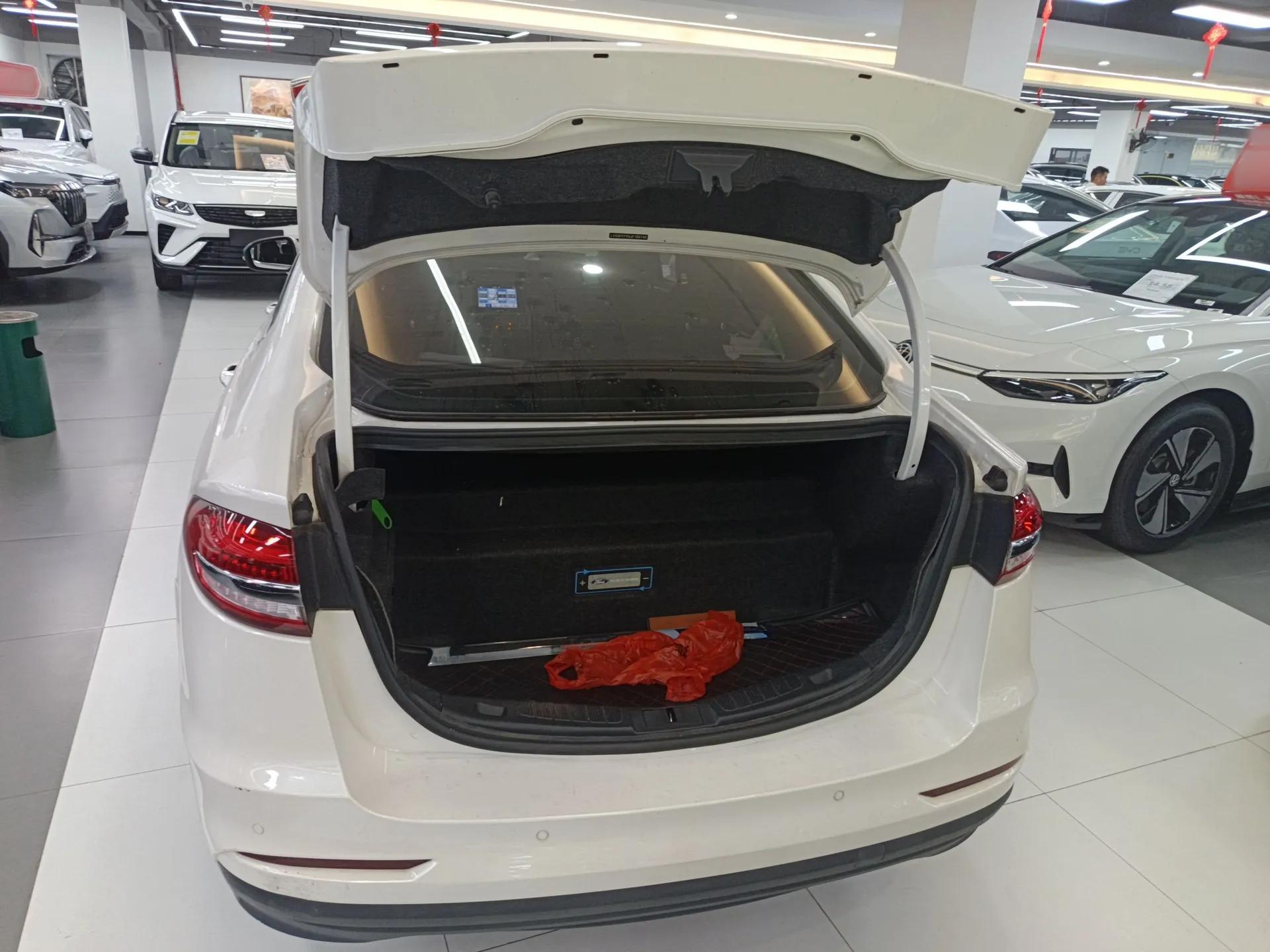 Ford Mondeo New Energy 2018 2.0 PHEV Smart-Control Luxury Version China VI Standard — миниатюра 21