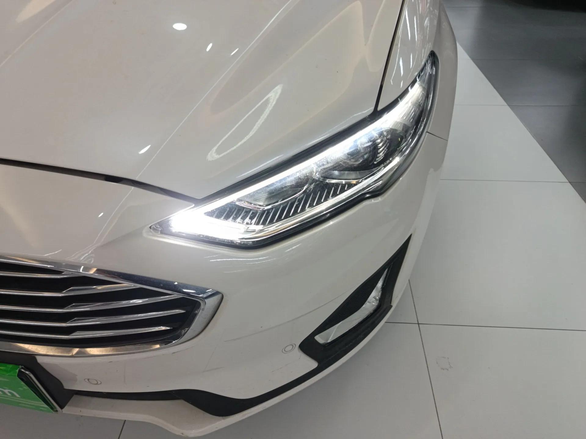 Ford Mondeo New Energy 2018 2.0 PHEV Smart-Control Luxury Version China VI Standard — миниатюра 5