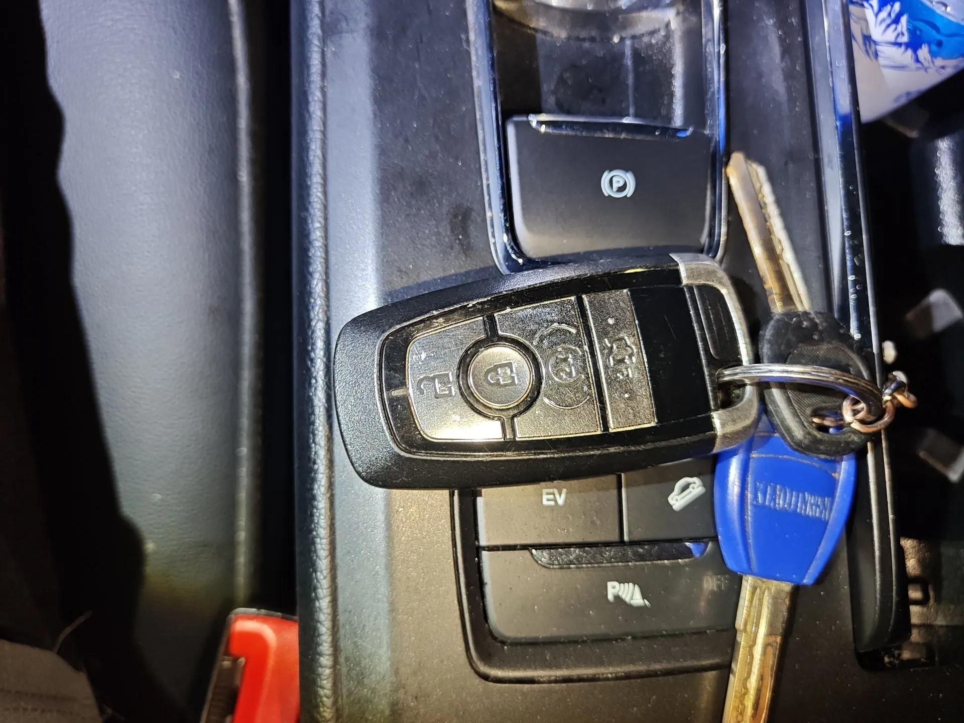 Ford Mondeo New Energy 2018 2.0 PHEV Smart-Control Luxury Version China VI Standard — миниатюра 9