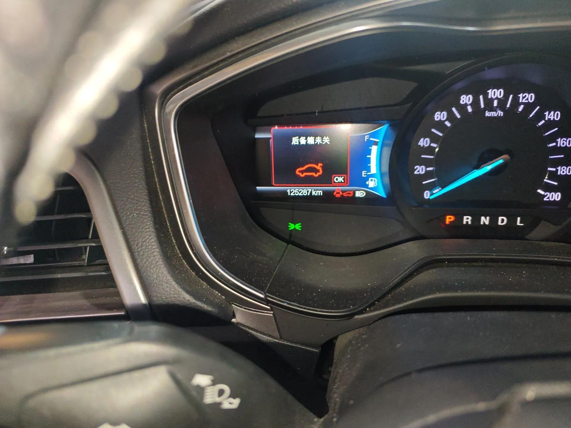 Ford Mondeo New Energy 2018 2.0 PHEV Zhihao Trim — миниатюра 13