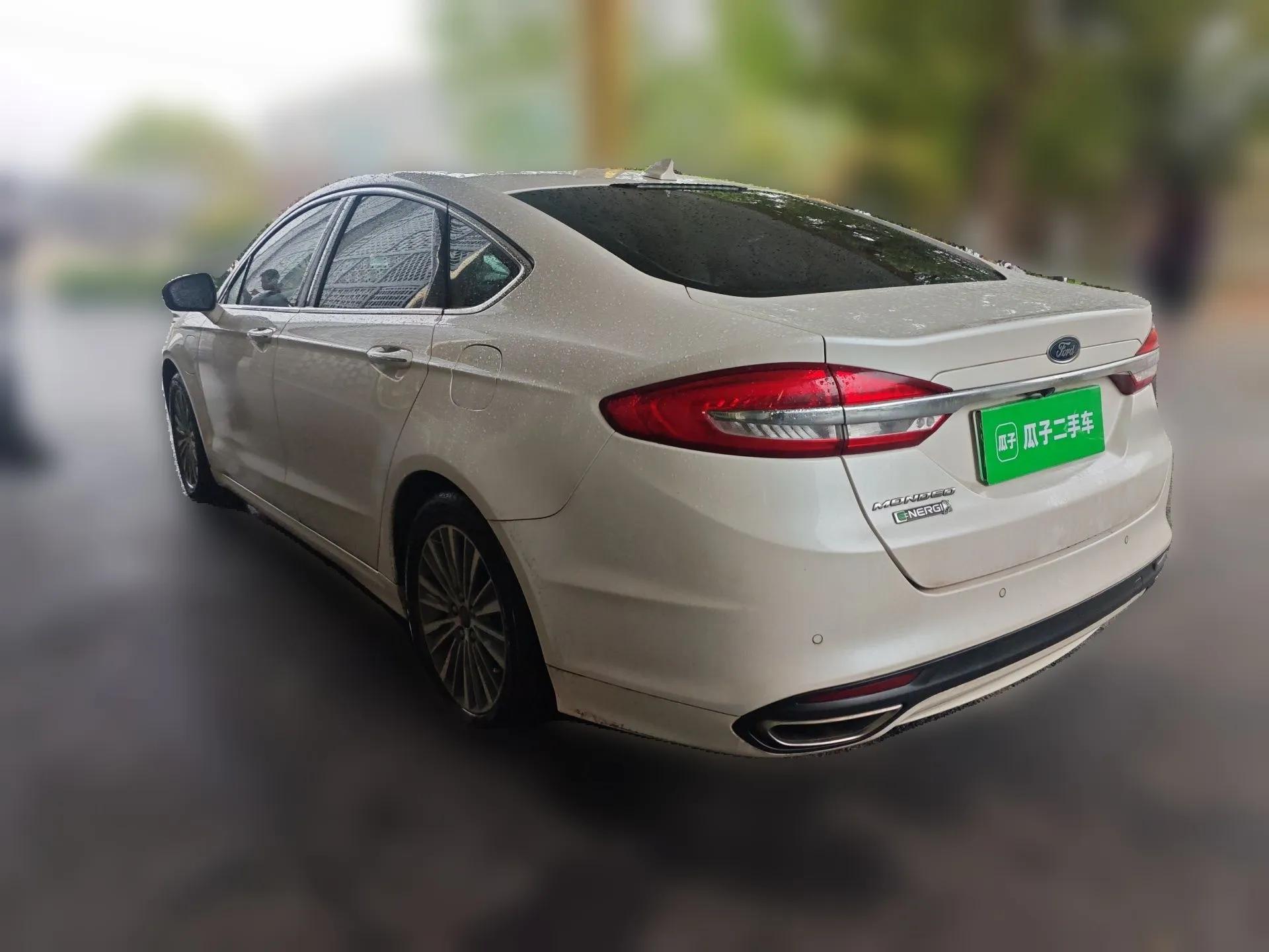 Ford Mondeo New Energy 2018 2.0 PHEV Zhihao Trim — миниатюра 4