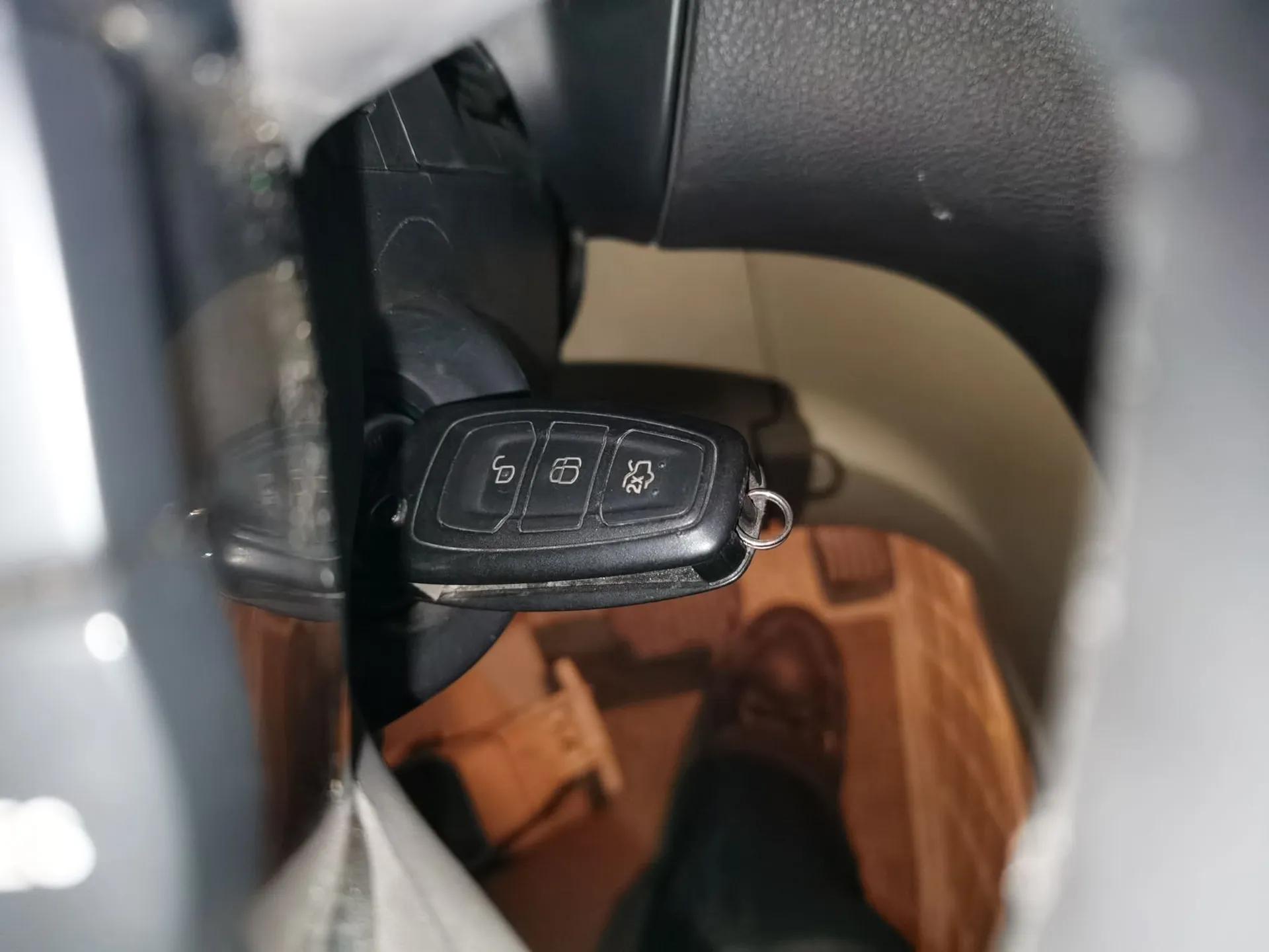 Ford S-MAX 2008 2.3L 7-Seater Luxury Version — миниатюра 12
