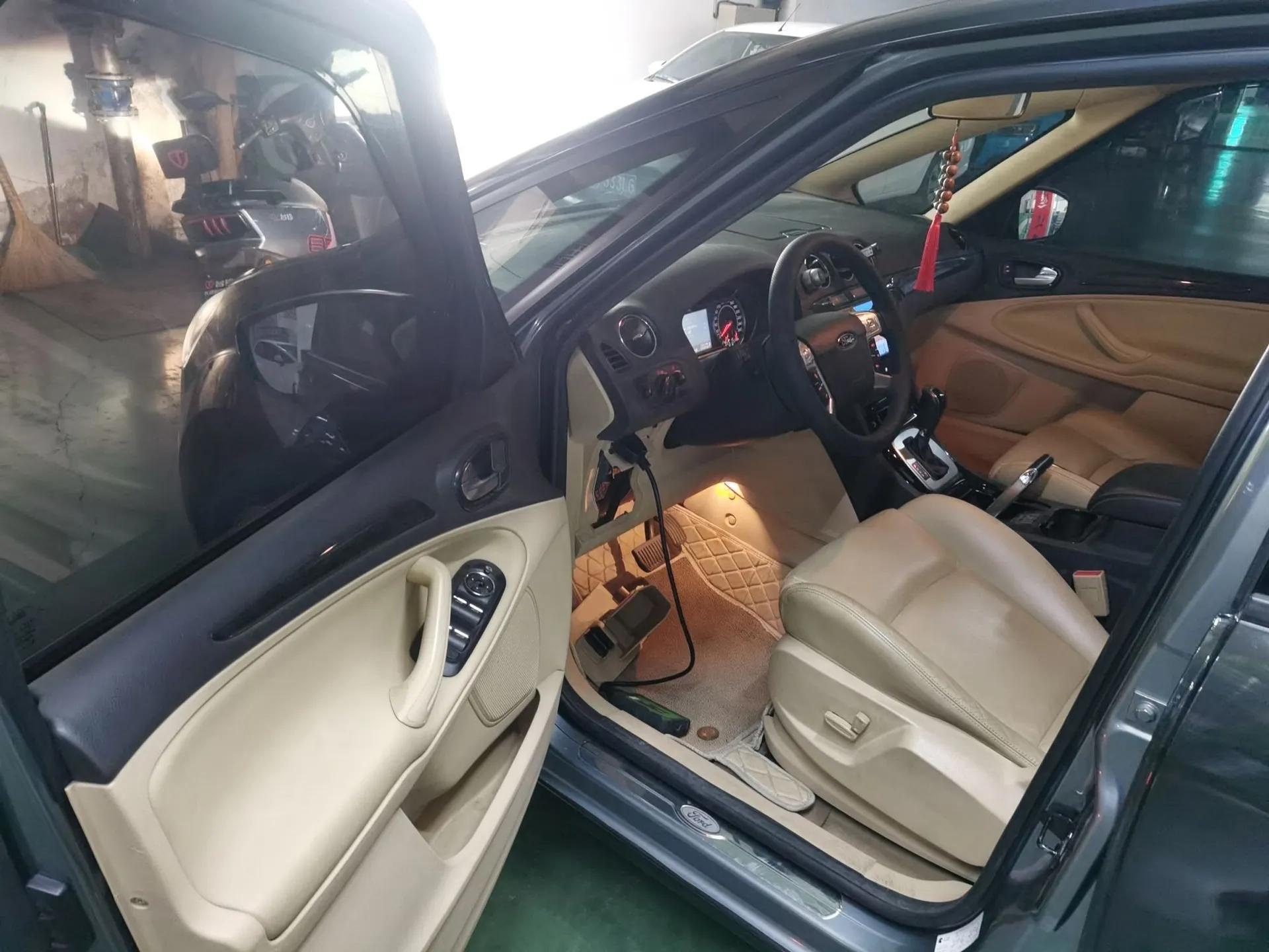 Ford S-MAX 2008 2.3L 7-Seater Luxury Version — миниатюра 19