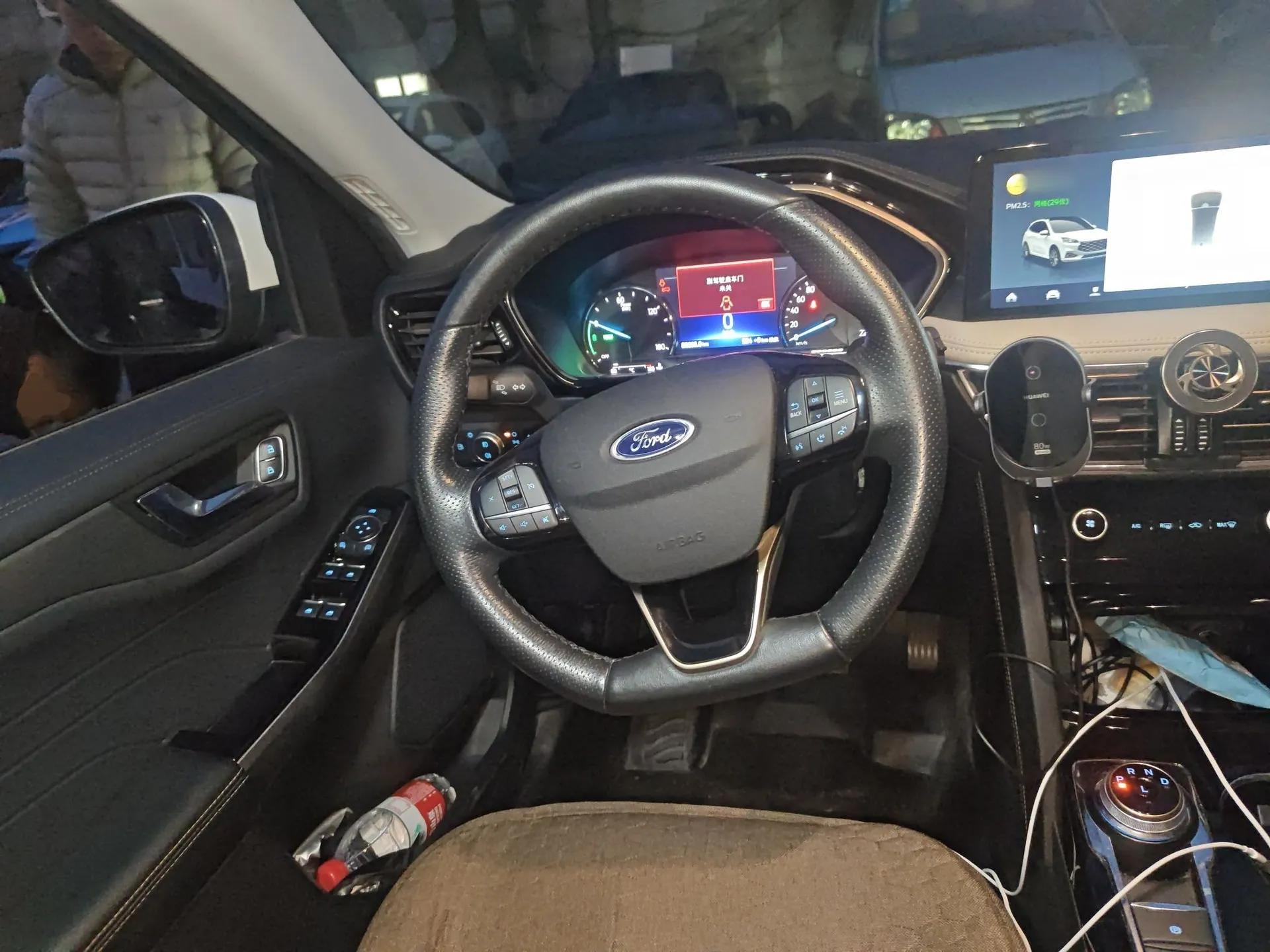 Ford Escape New Energy 2021 PHEV model — миниатюра 11