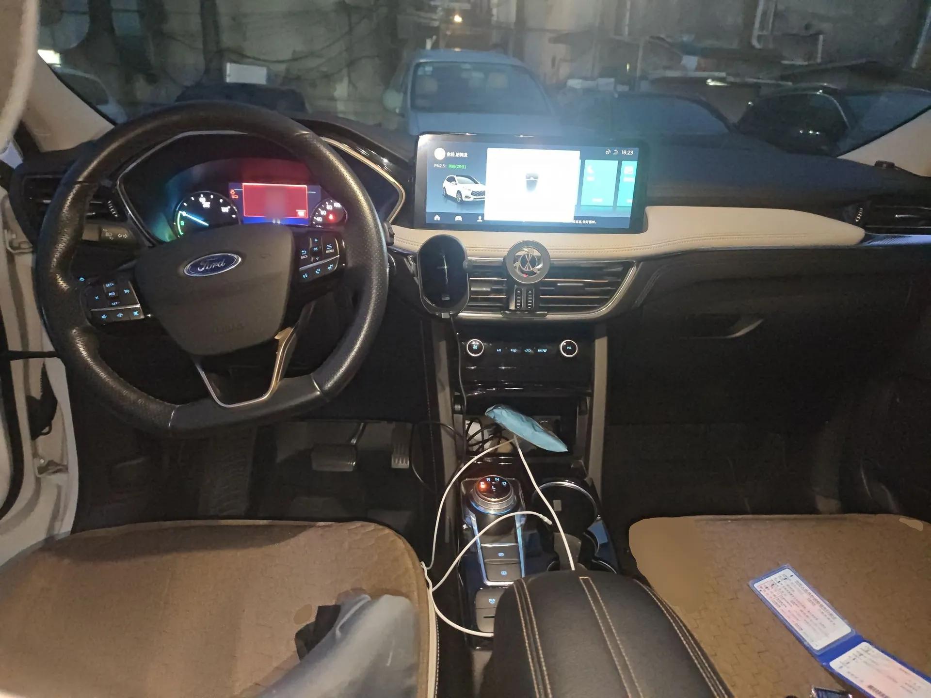 Ford Escape New Energy 2021 PHEV model — миниатюра 10