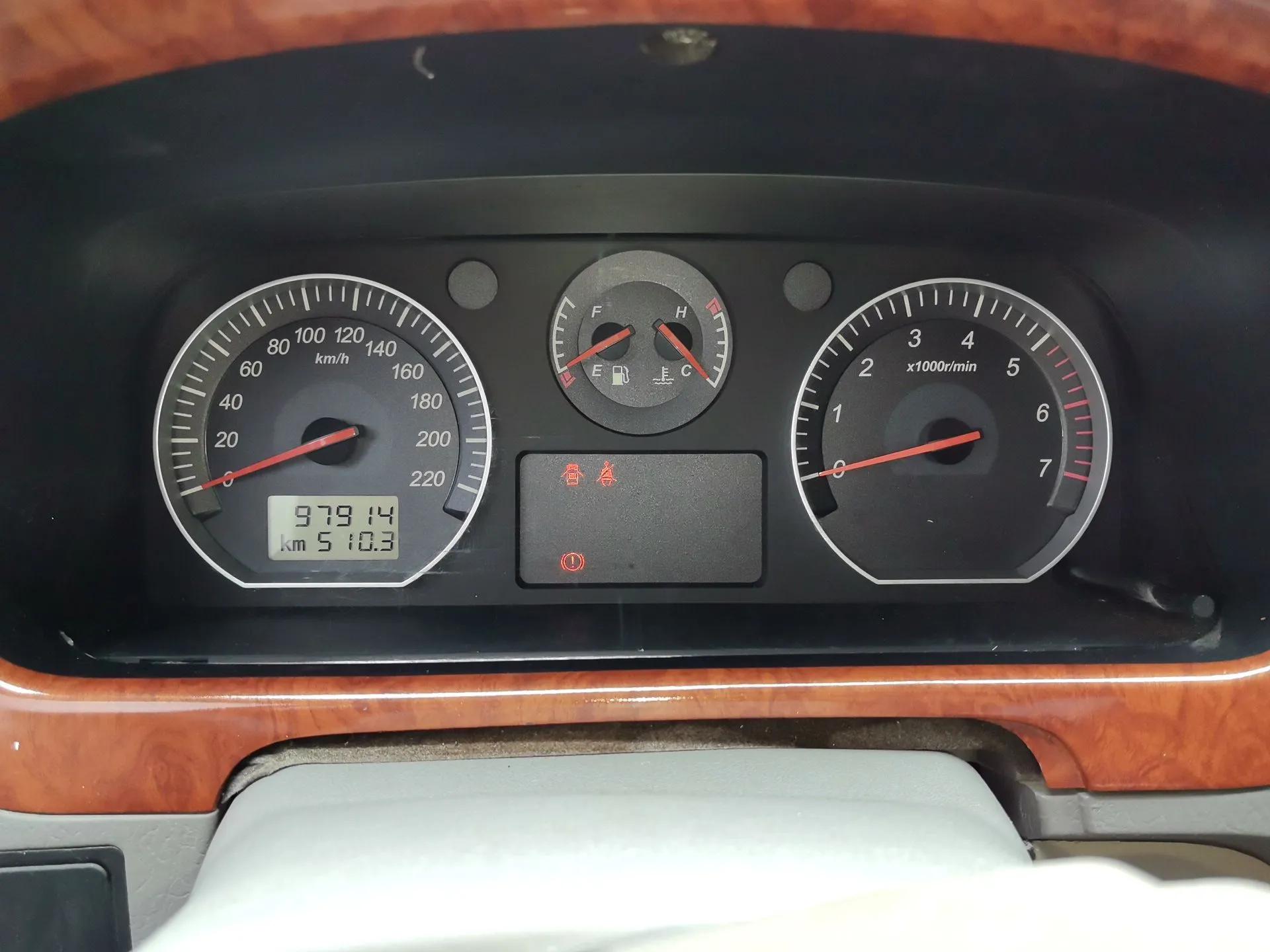 Foton MP-X E 2014 2.0L Wealth Express Comfort Edition Basic Configuration Short Wheelbase with 4G63 Engine — миниатюра 12