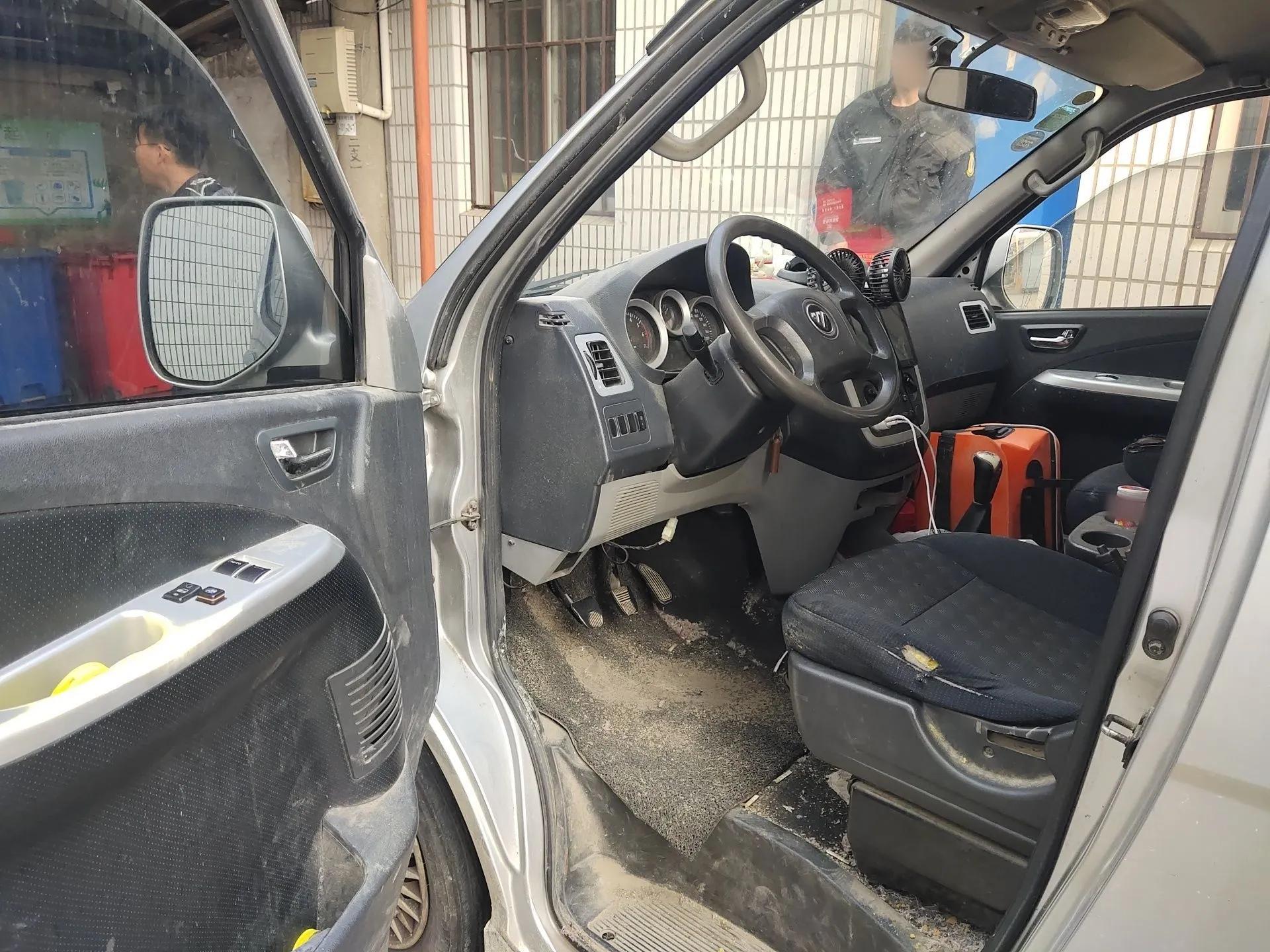 Foton MP-X E 2016 2.0L Express Edition 4G63 — миниатюра 17